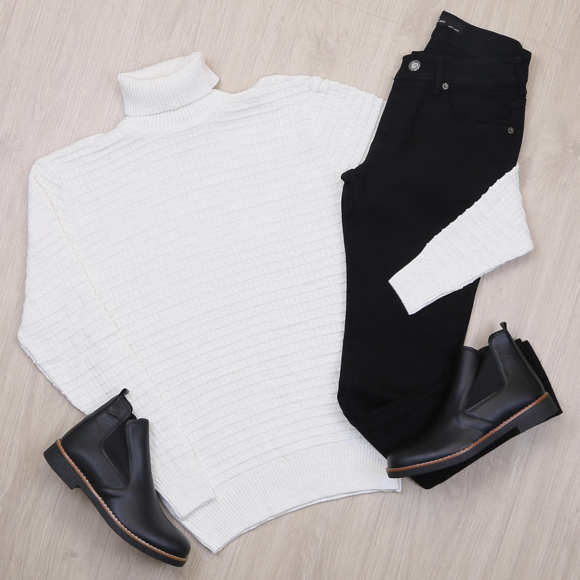 Beyaz Boğazlı Triko Kazak Pantolon Bot Kombin