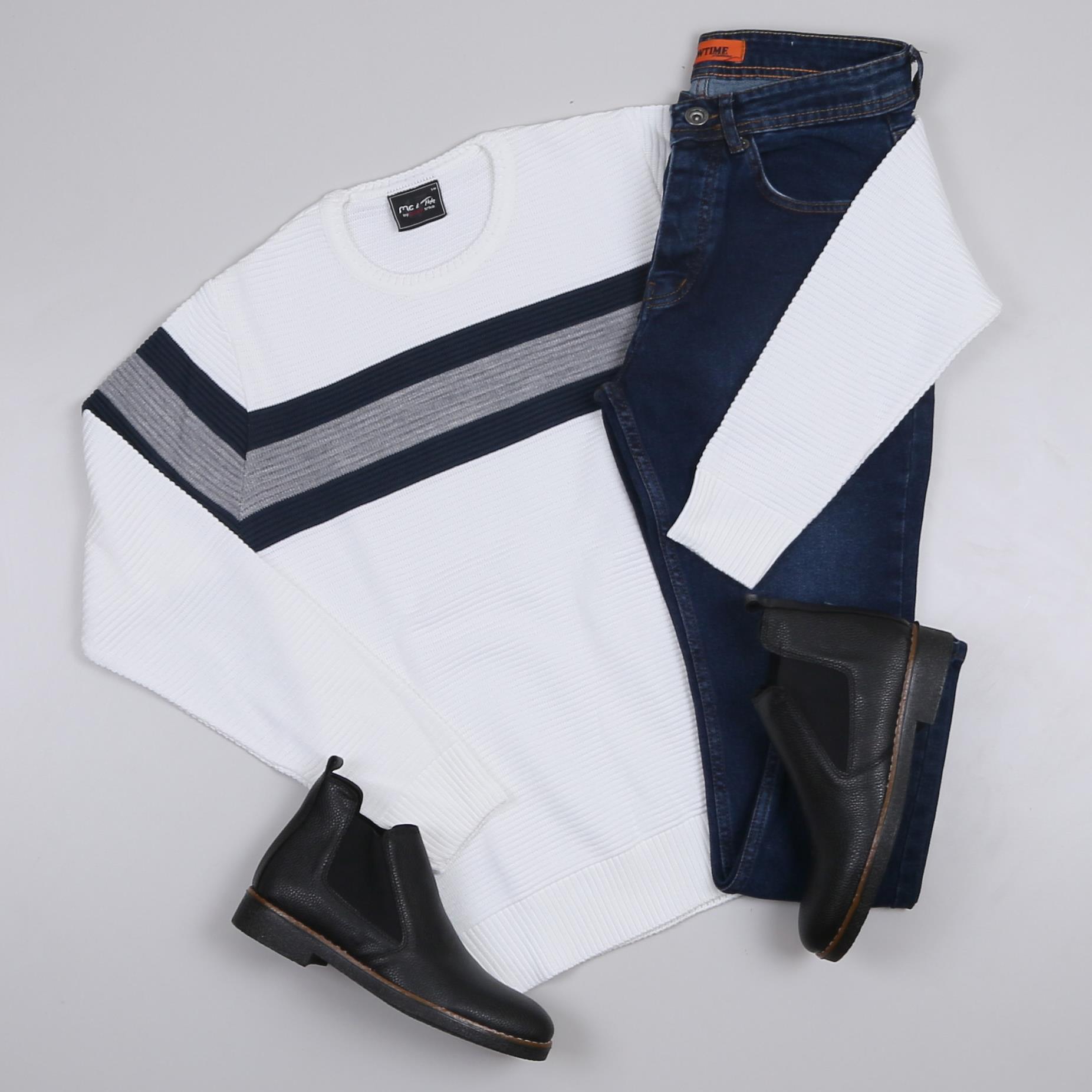 Beyaz Desenli Kazak Kot Pantolon Bot Kombini