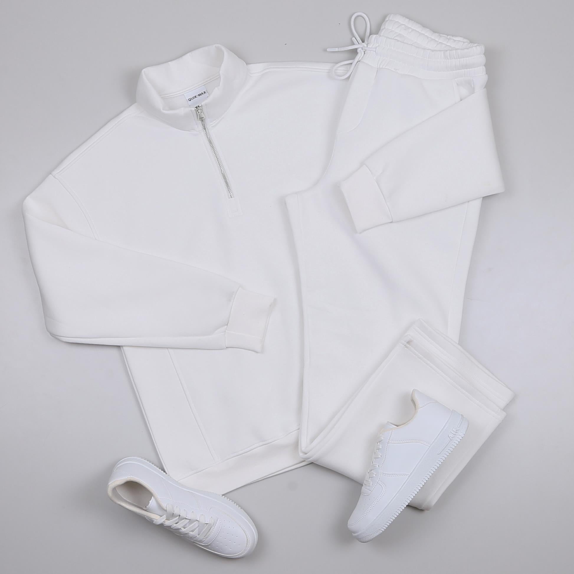 Beyaz Dik Yaka Fermuarlı Sweatshirt Eşofman Altı Ayakkabı Kombini