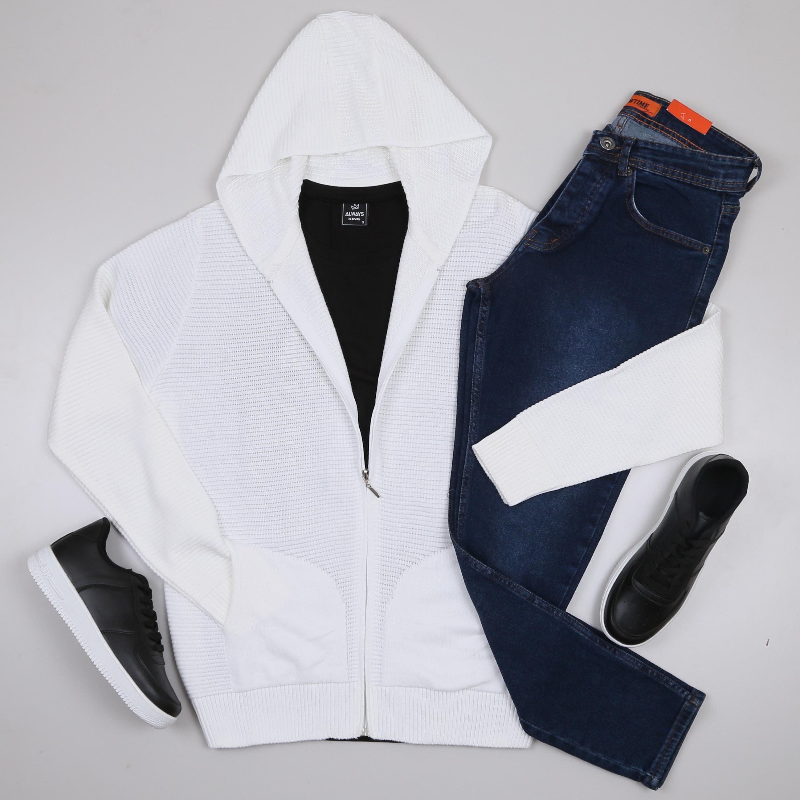 beyaz kapşonlu hırka kombini