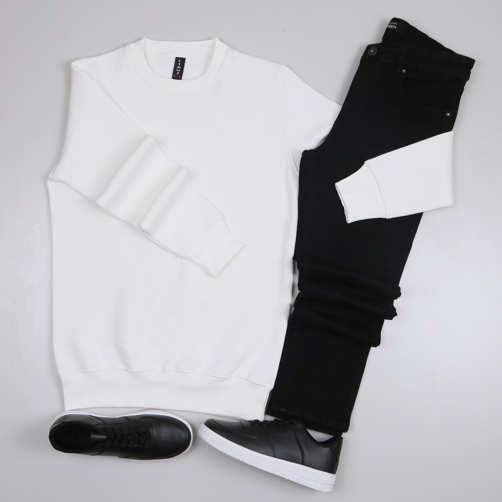 Beyaz Sweatshirt Siyah Kot Pantolon Ayakkabı  Kombini