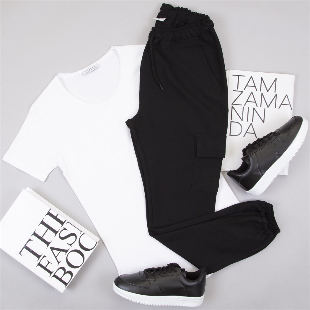 Beyaz Tişört Jogger Pantolon Ayakkabı Kombin