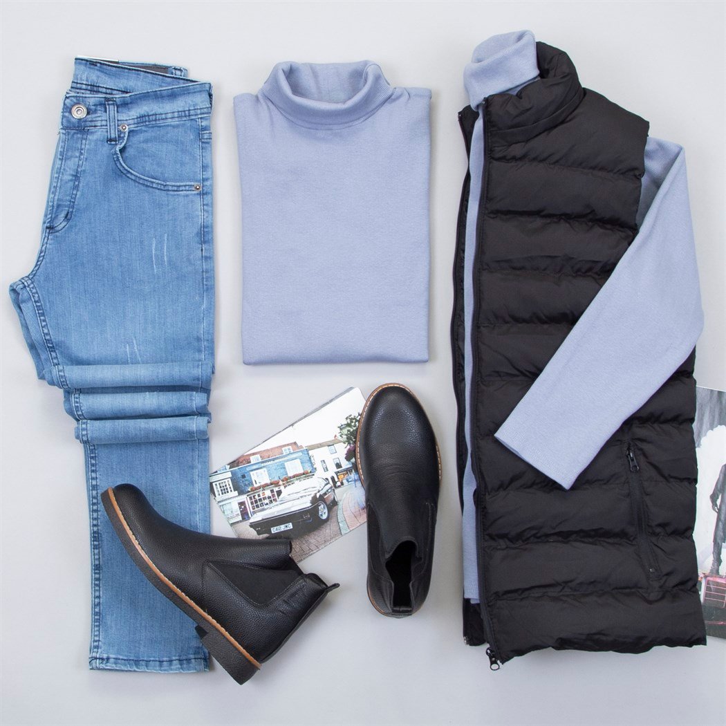 Çıkarılabilir Kapşonlu Siyah Şişme Yelek Boğazlı Kazak Pantolon Bot Kombin