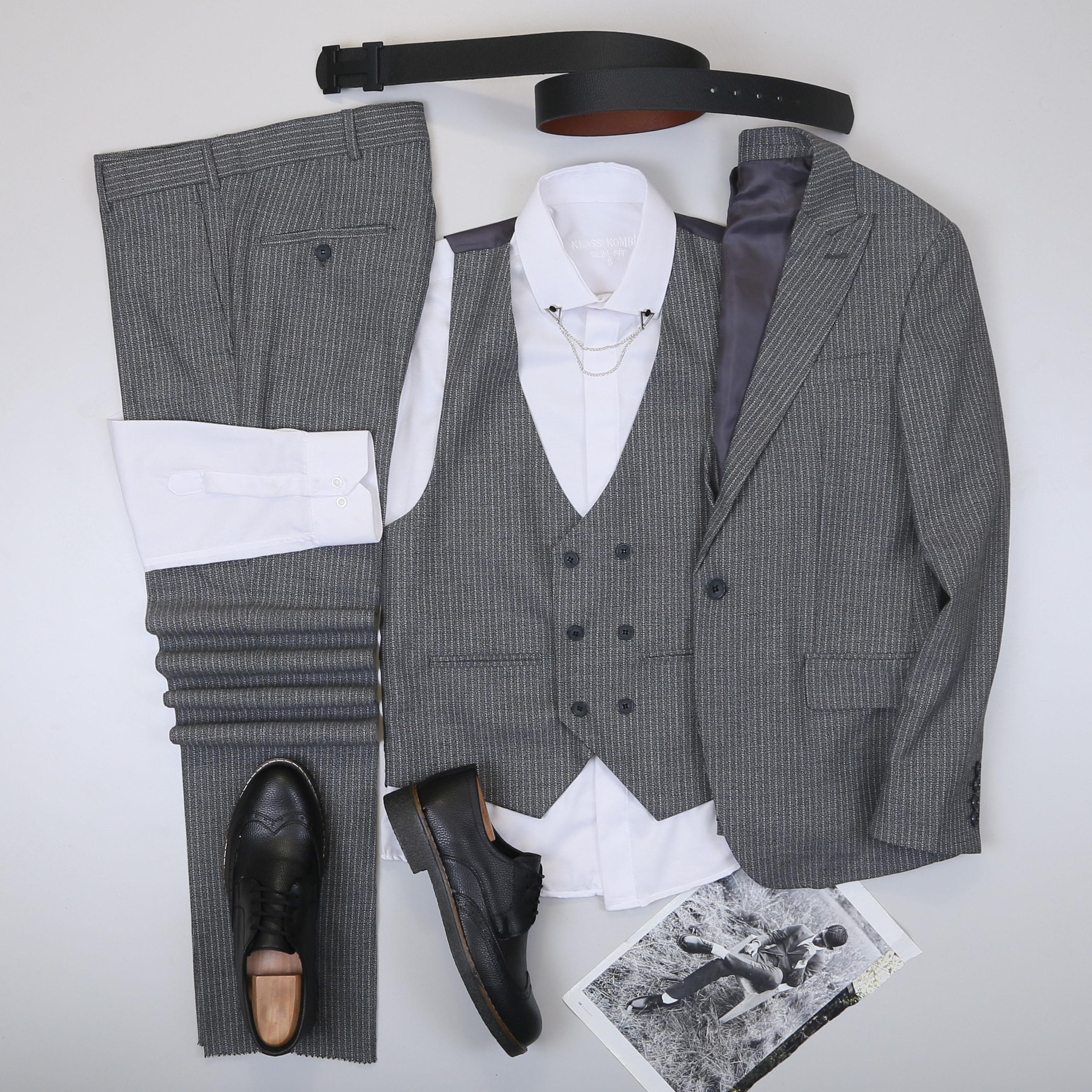 Çizgili Gri Takım Elbise Kombini