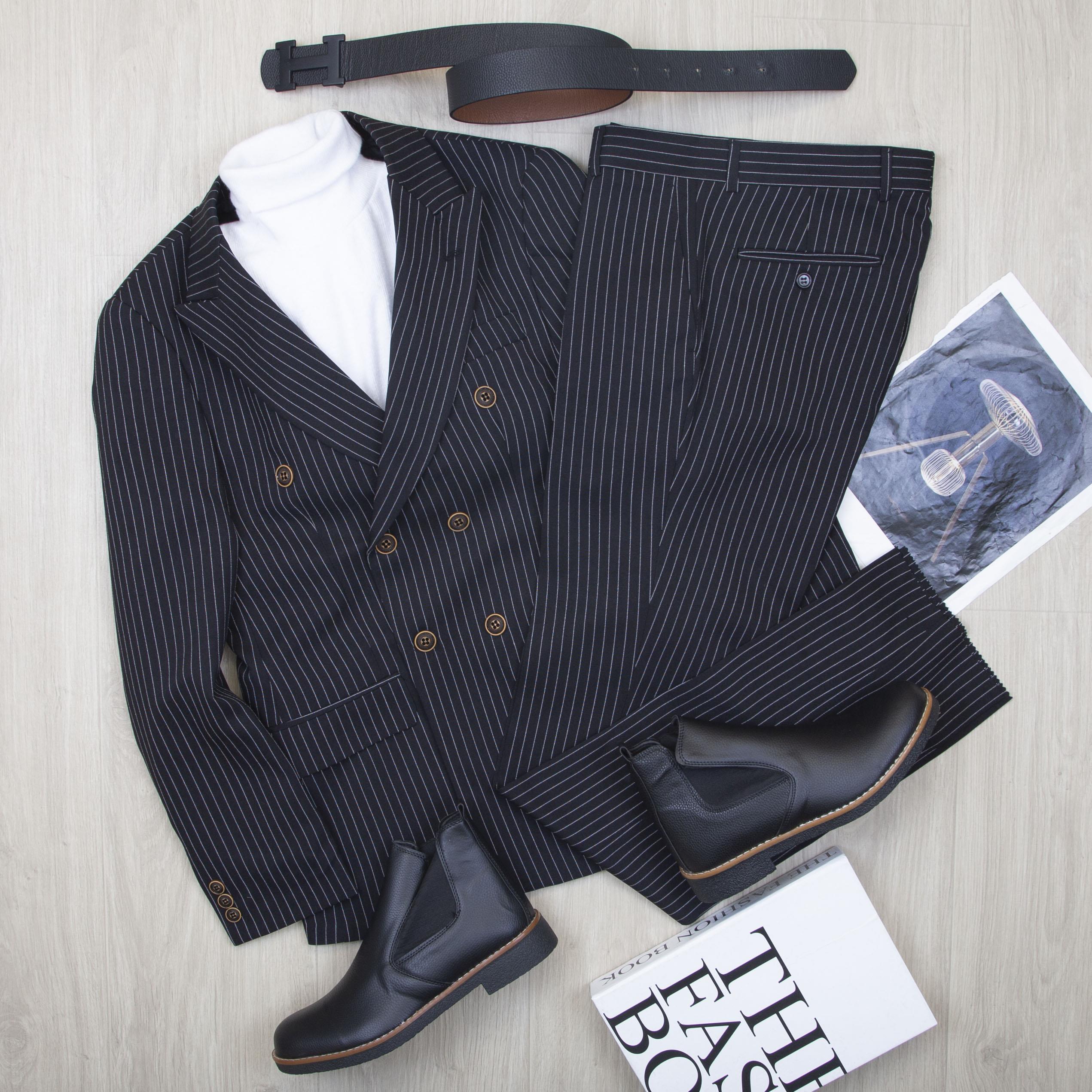 Çizgili Siyah Kruvaze Takım Elbise Kombini