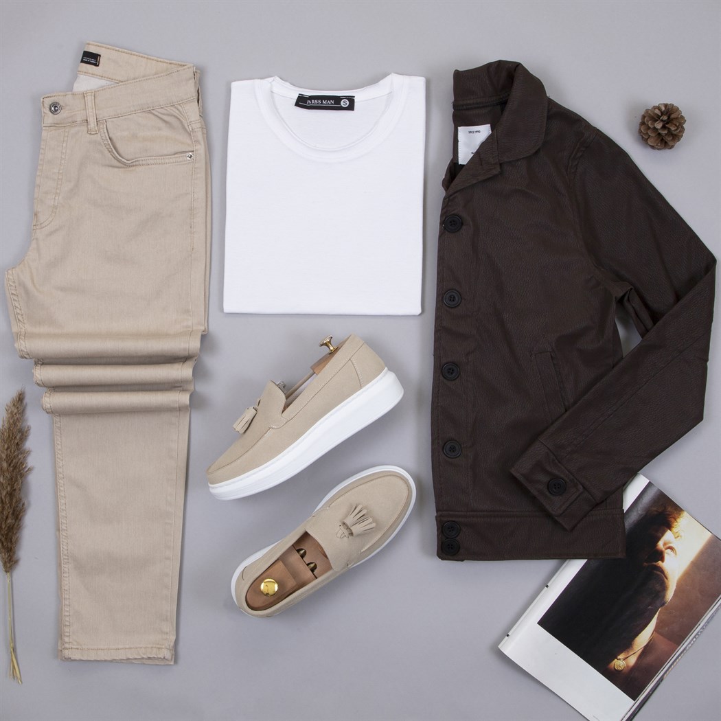 Düğmeli Kahve Ceket Tişört Pantolon Ayakkabı Kombin