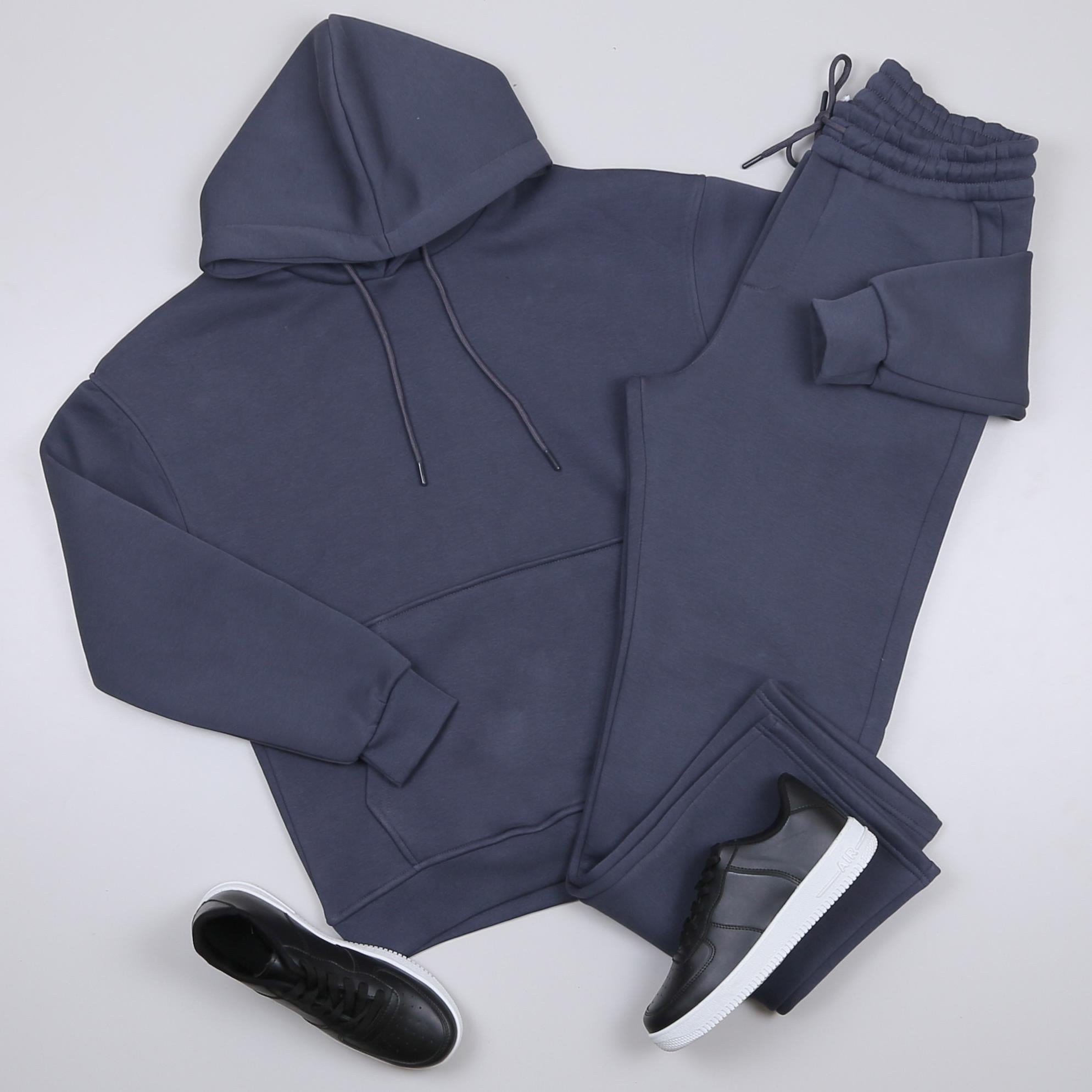 Füme Kapşonlu Sweatshirt Eşofman Altı Ayakkabı Kombini