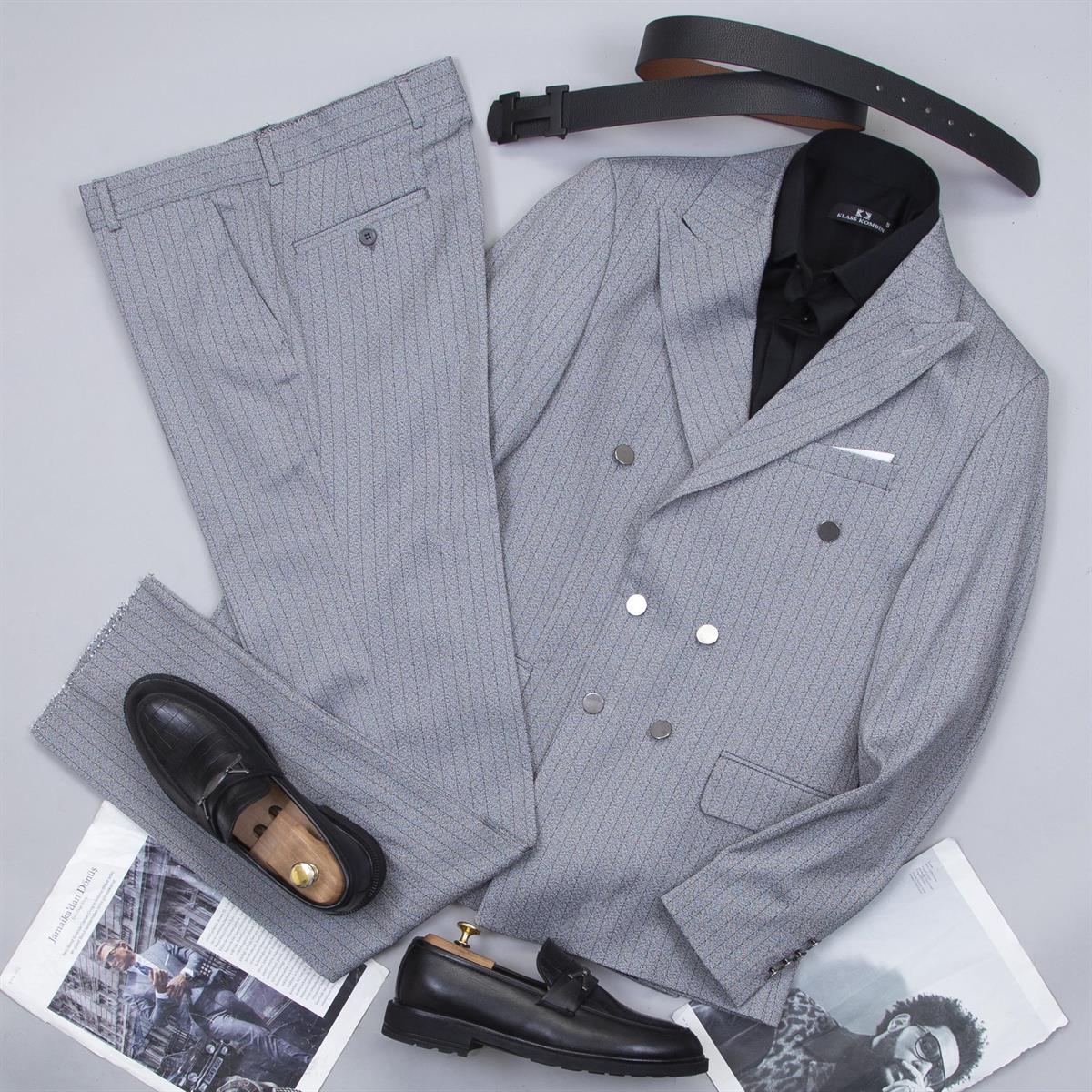 Gri Çizgili Kruvaze Takım Elbise Kombini