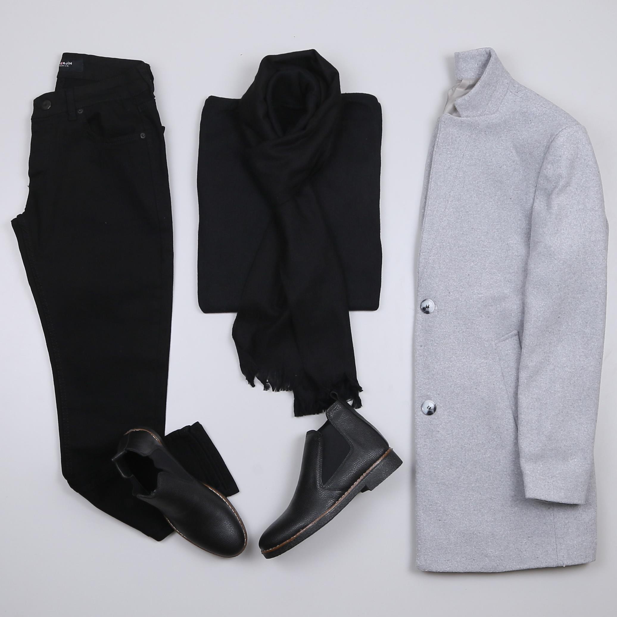 Gri Kaşe Kaban Boğazlı Body Kot Pantolon Bot Kombini