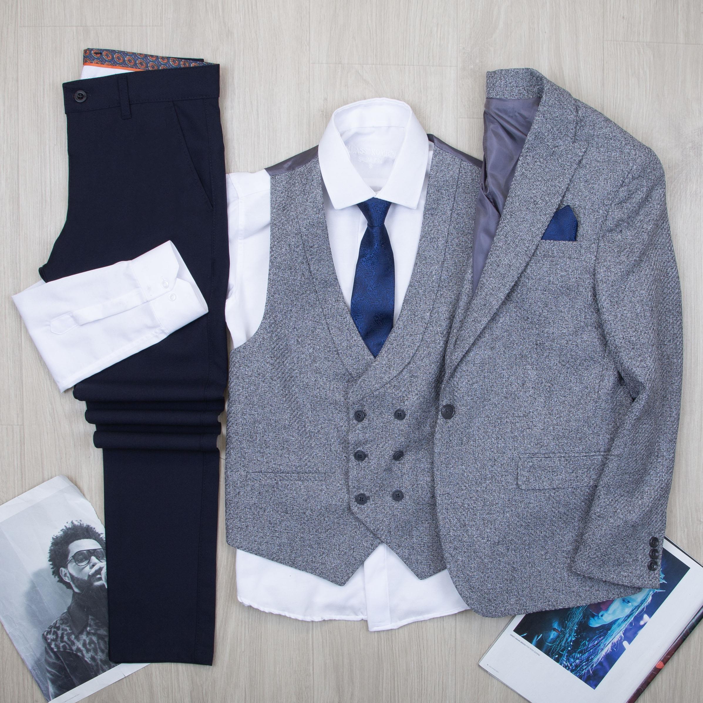 Gri Takım Elbise Kombini