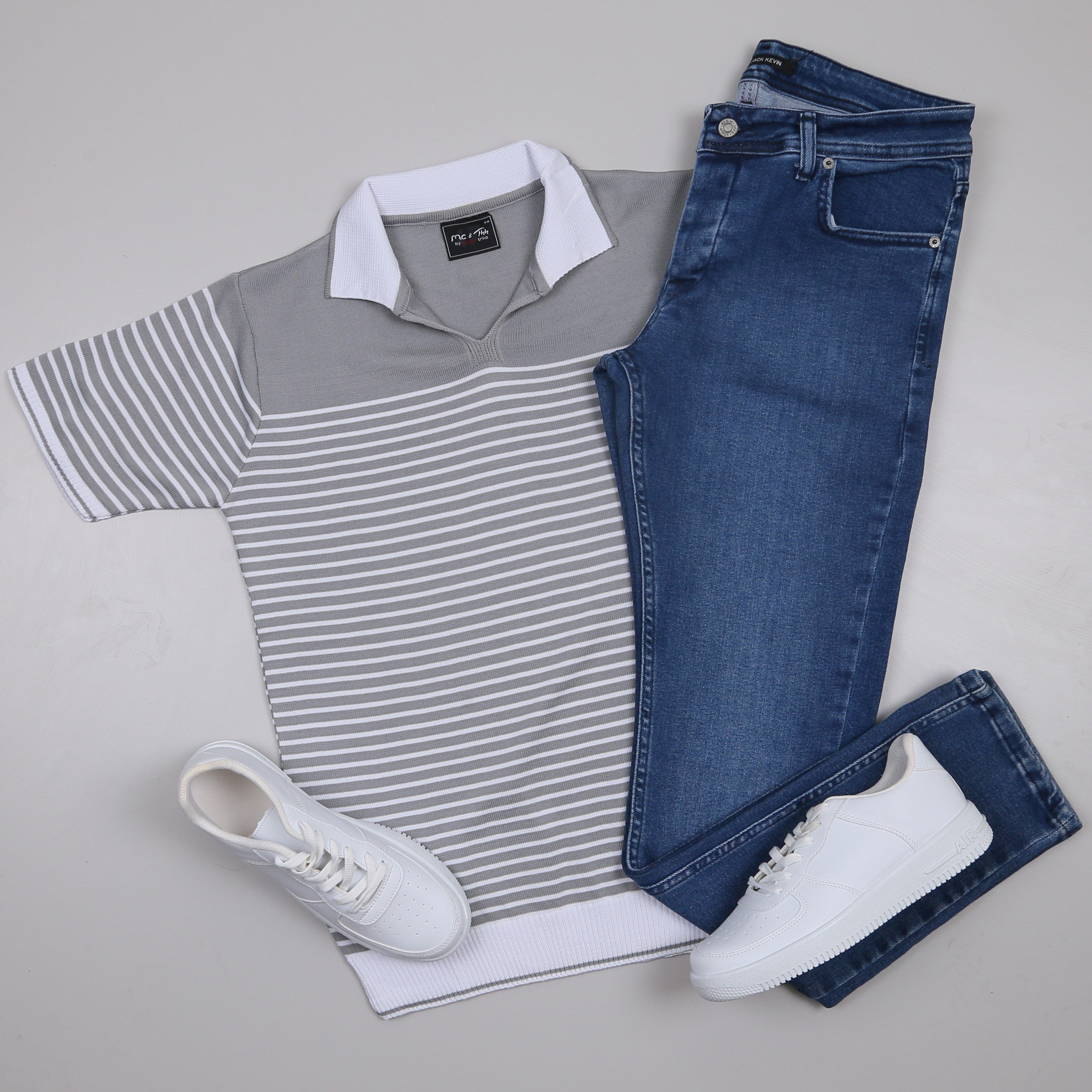 Gri Triko Polo Yaka Tişört Lacivert Pantolon Ayakkabı Kombin