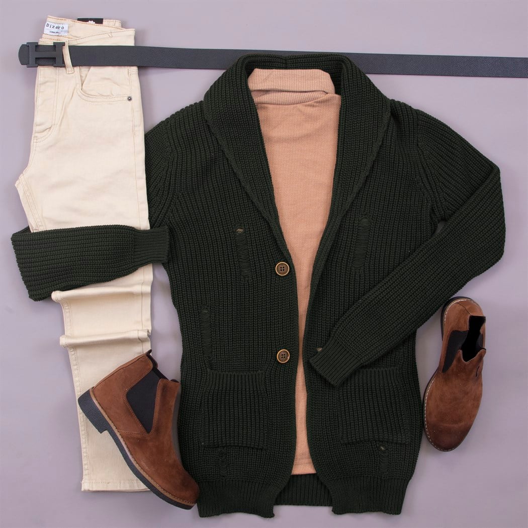 Haki Yırtıklı Hırka Kazak Pantolon Bot Kombin