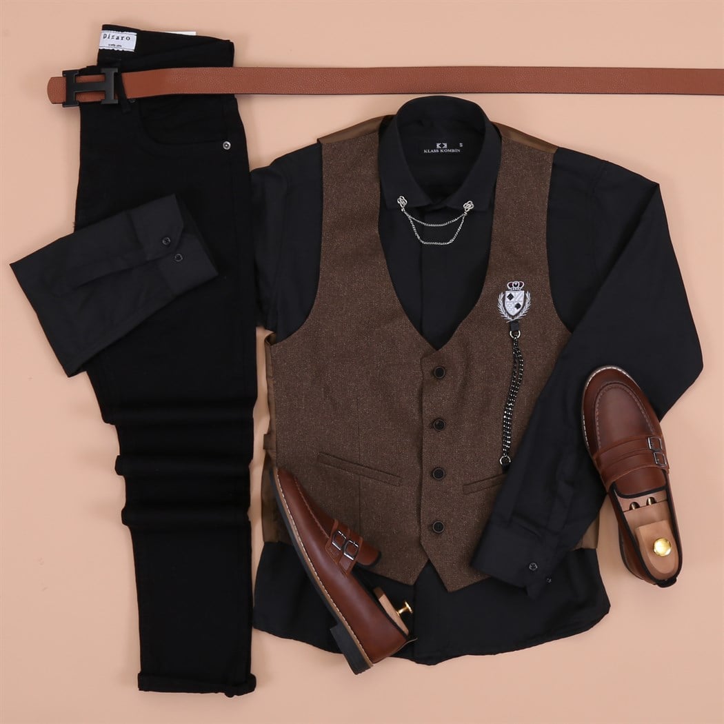 Kahve Yelek Beyaz Pantolon Ayakkabı Kombini