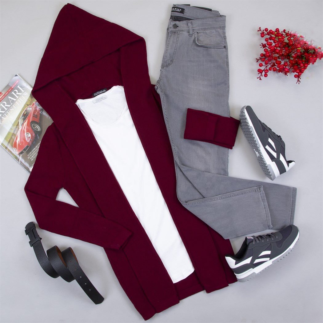 Kapşonlu Bordo Hırka Tişört Pantolon Ayakkabı Kombin