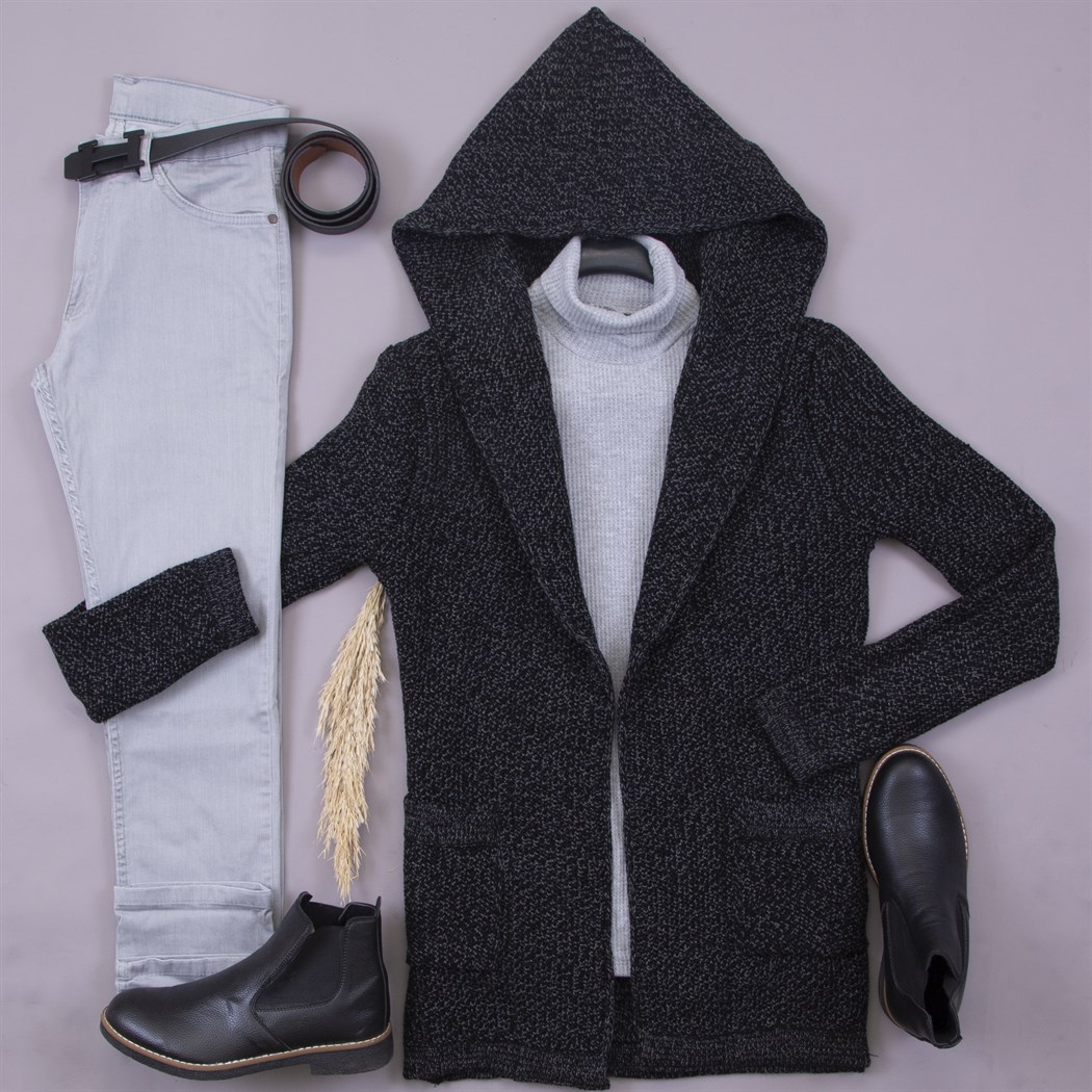 Kırçıllı Siyah Beyaz Hırka Kazak Pantolon Bot Kombin