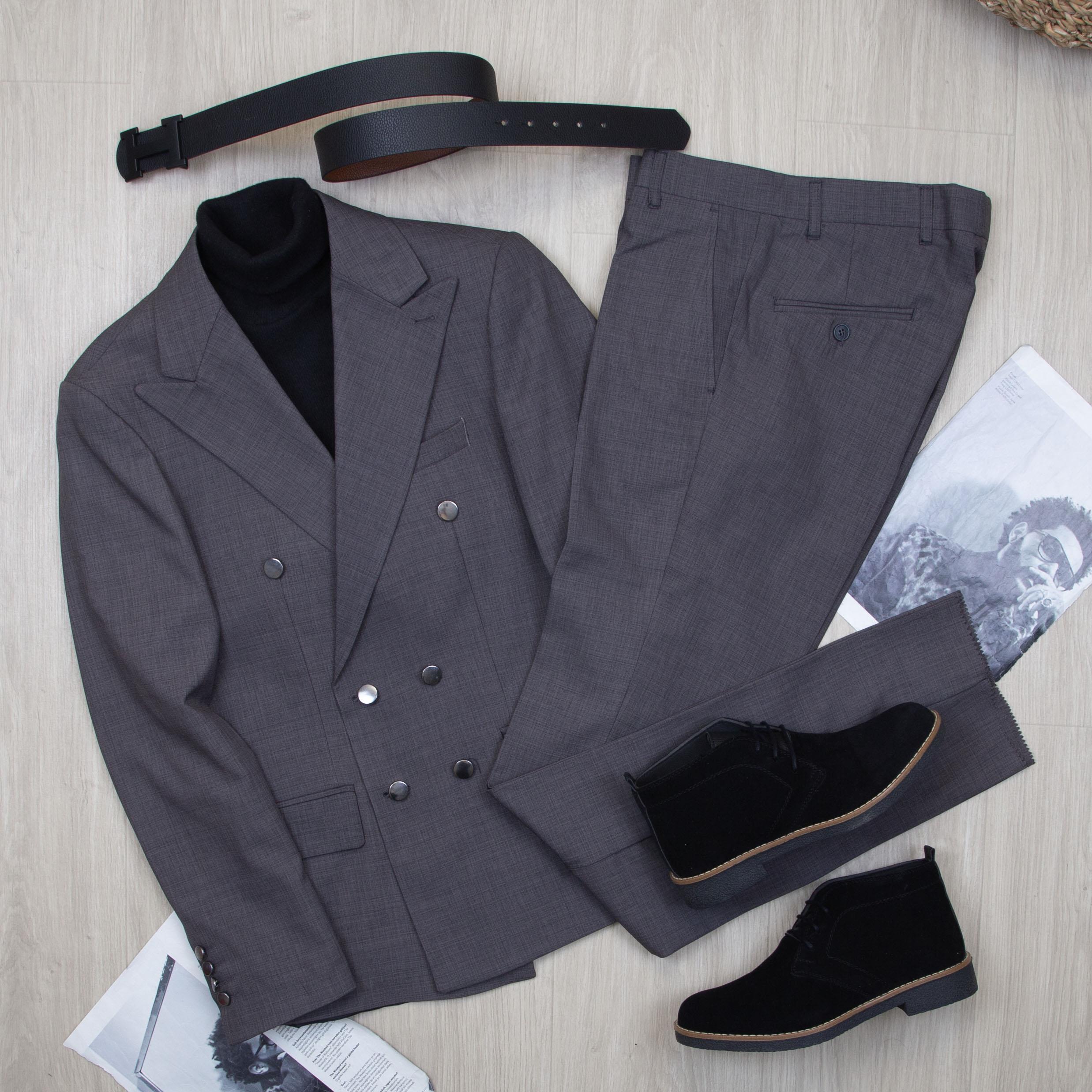 Koyu Gri Kruvaze Takım Elbise Kombini