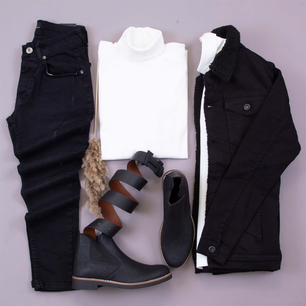 Kürklü Siyah Kot Ceket  Kazak Pantolon Bot Kombin