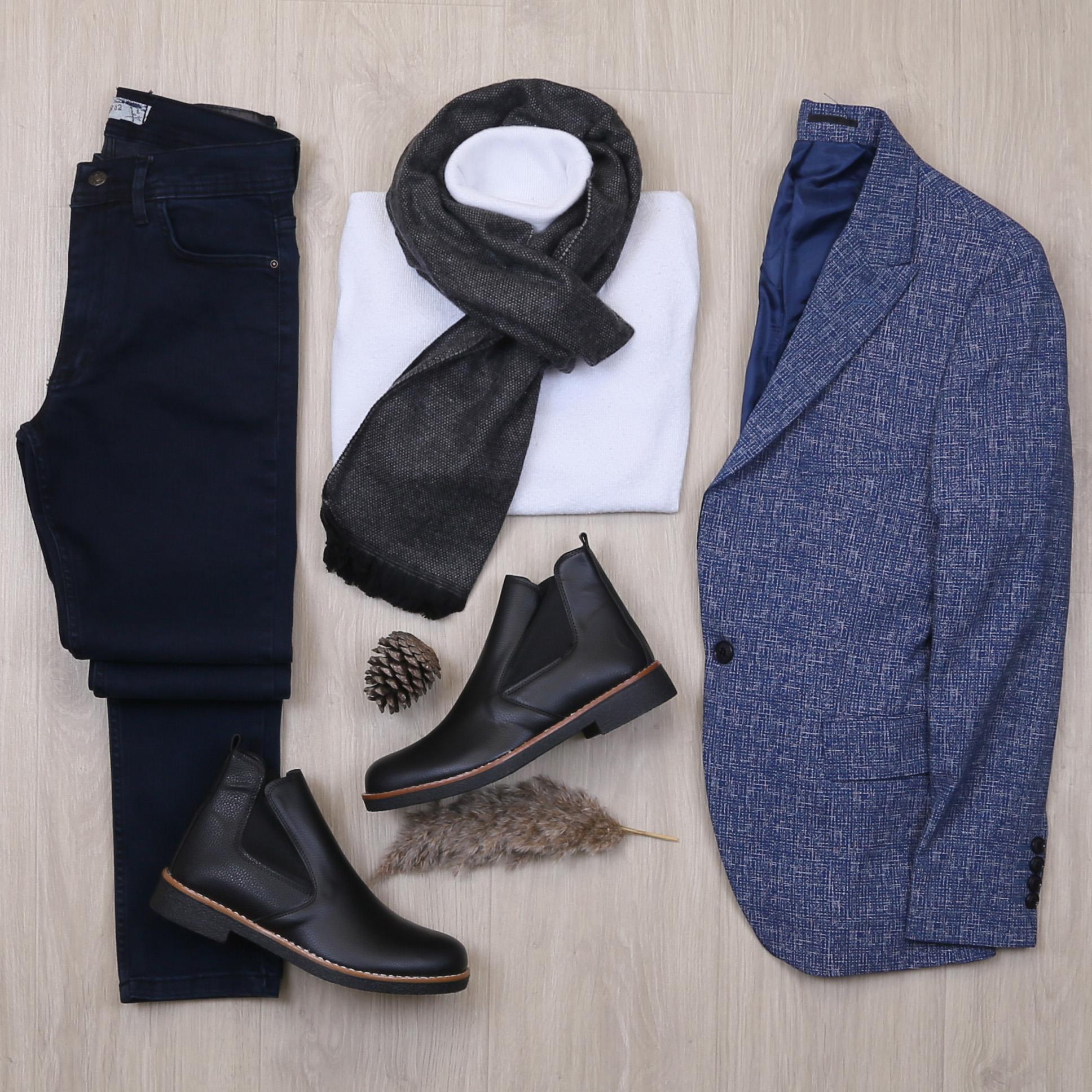 Lacivert Blazer Ceket Boğazlı Body Pantolon Bot Kombin