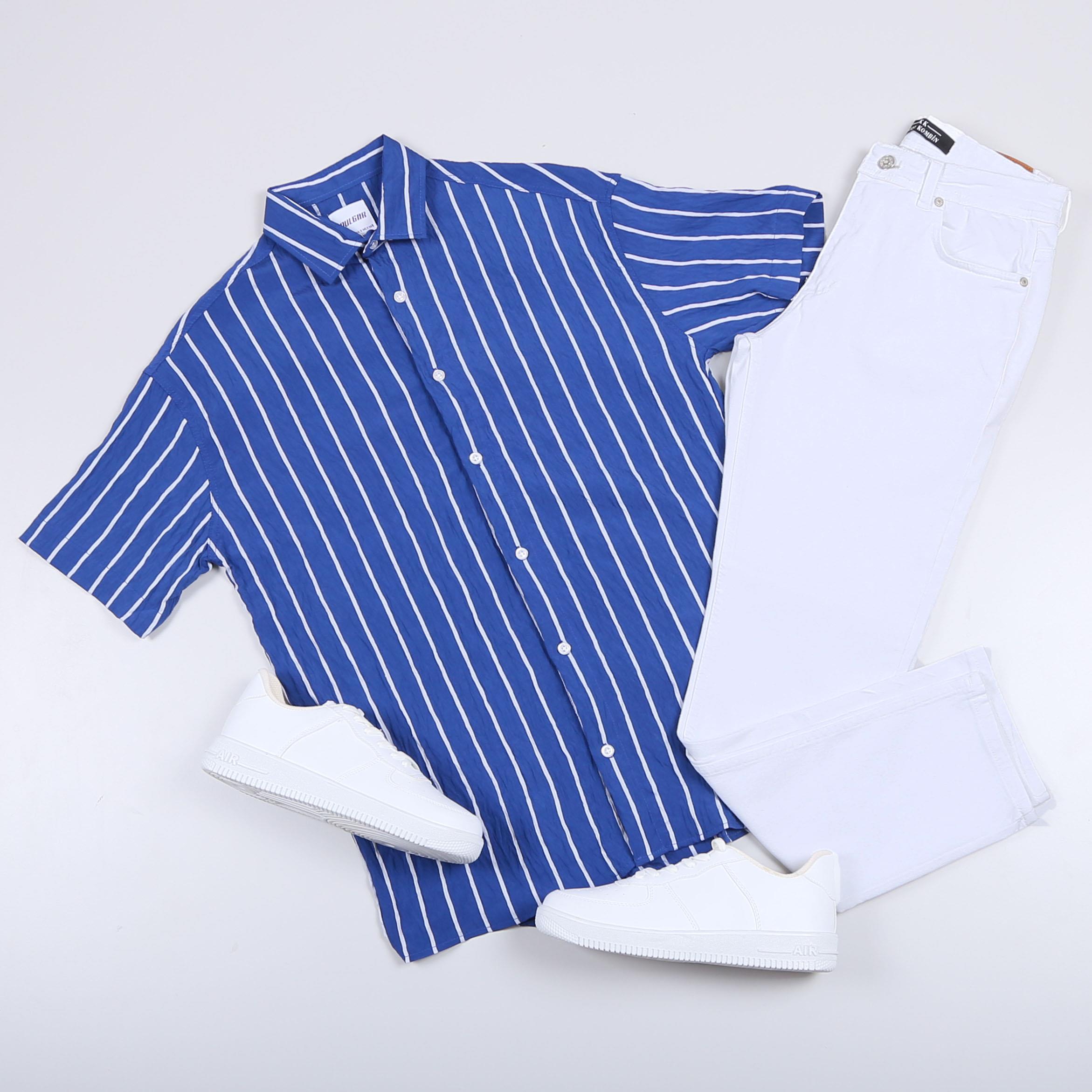 Lacivert Çizgili Kısa Kollu Gömlek Kot Pantolon Ayakkabı Kombin