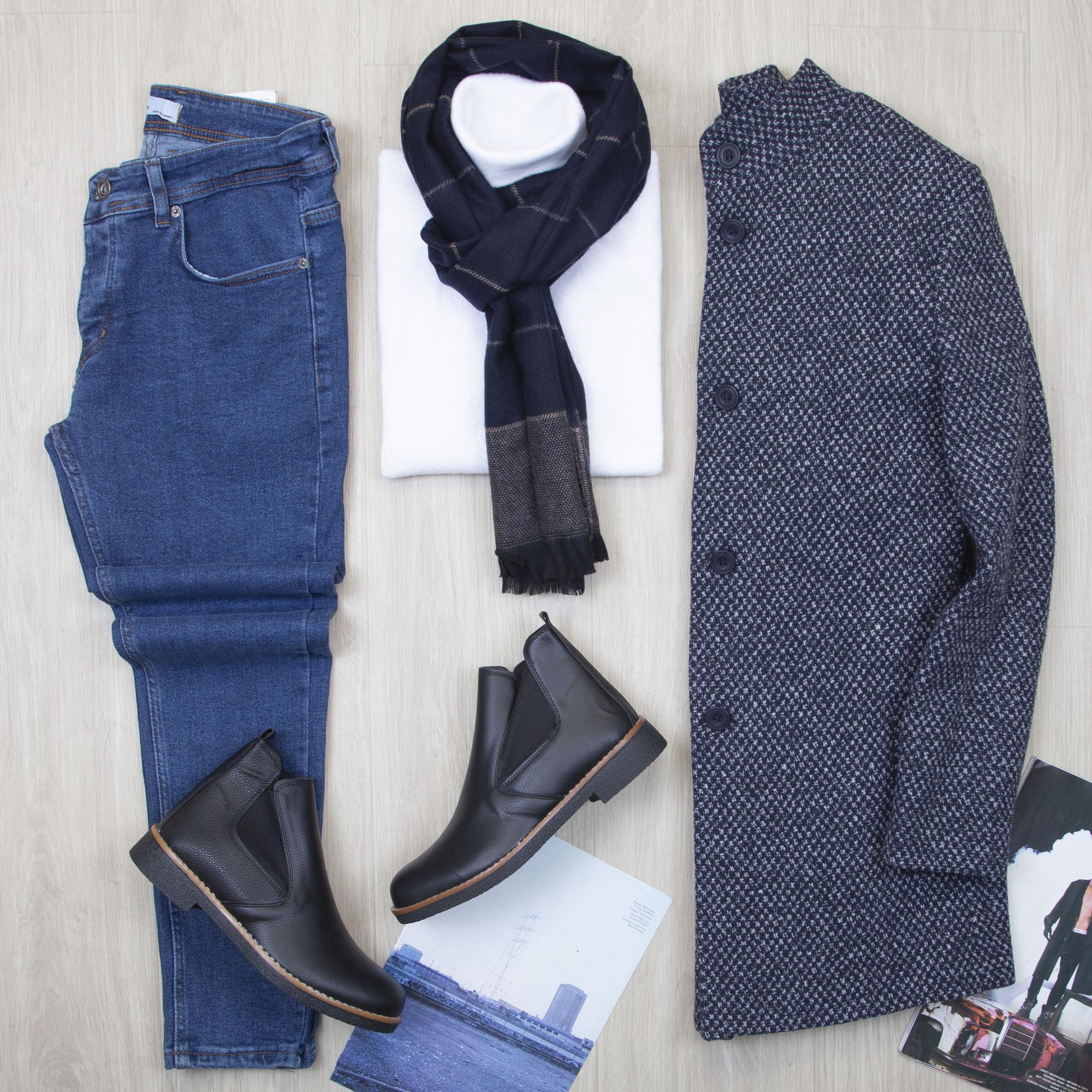 Lacivert Desenli Kaşe Kaban Boğazlı Body Pantolon Bot Kombin