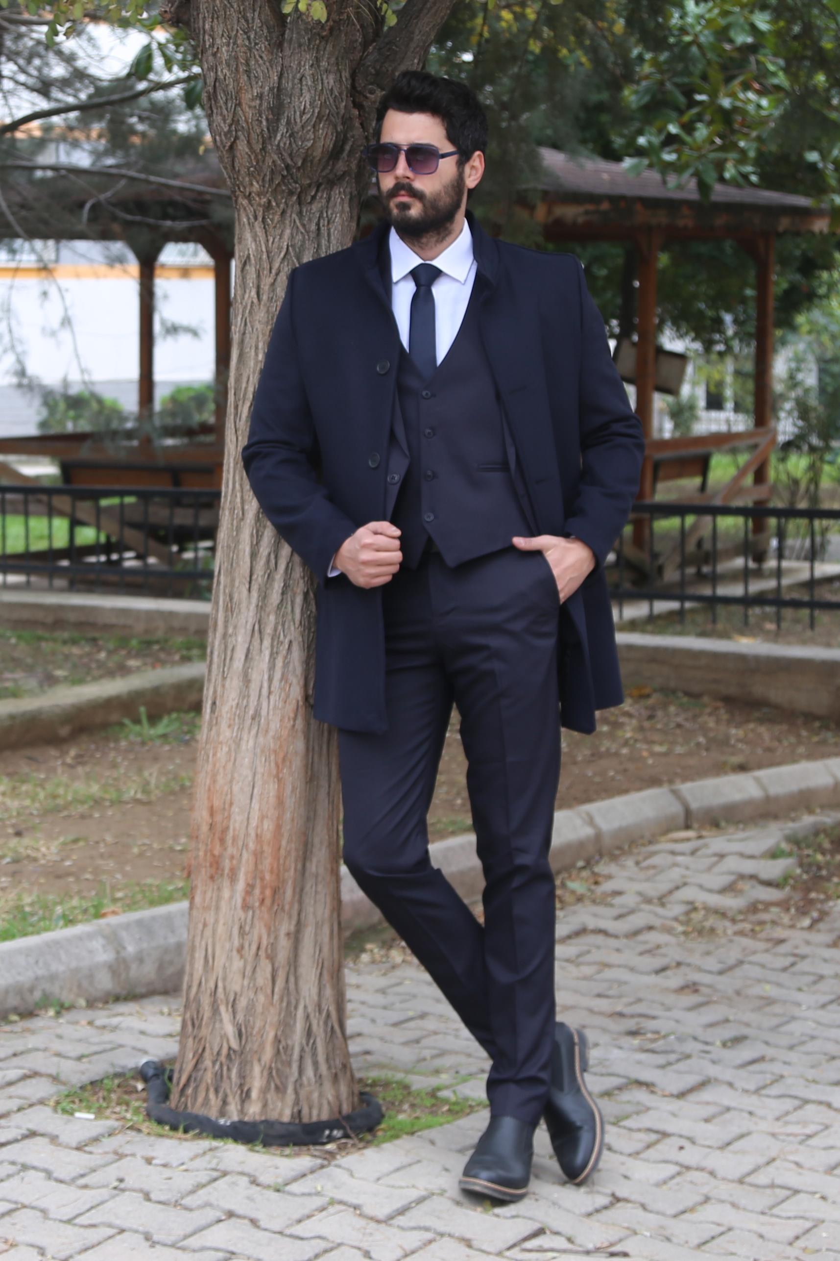 Lacivert Kabanlı Takım Elbise Kombini