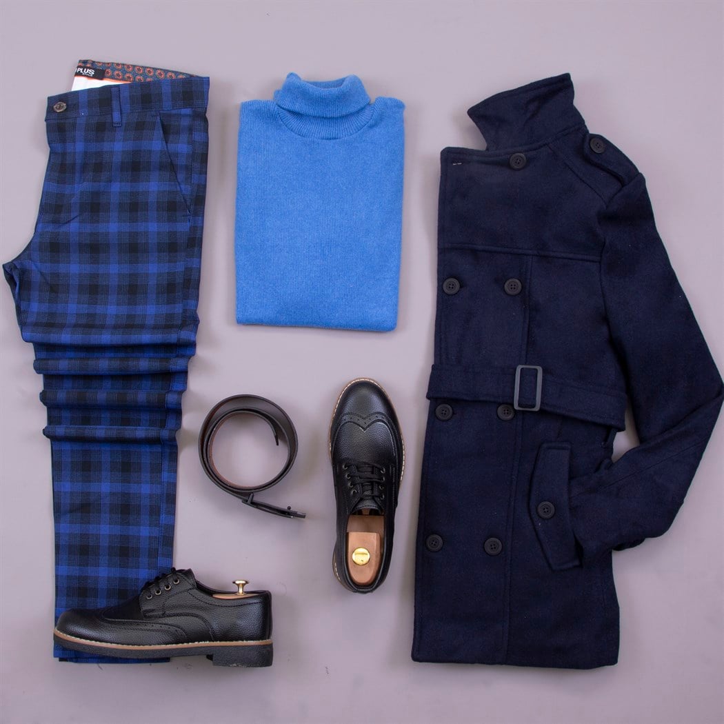 Lacivert Kaşe Kaban Ekoseli Pantolon Boğazlı Kazak Ayakkabı Kombin