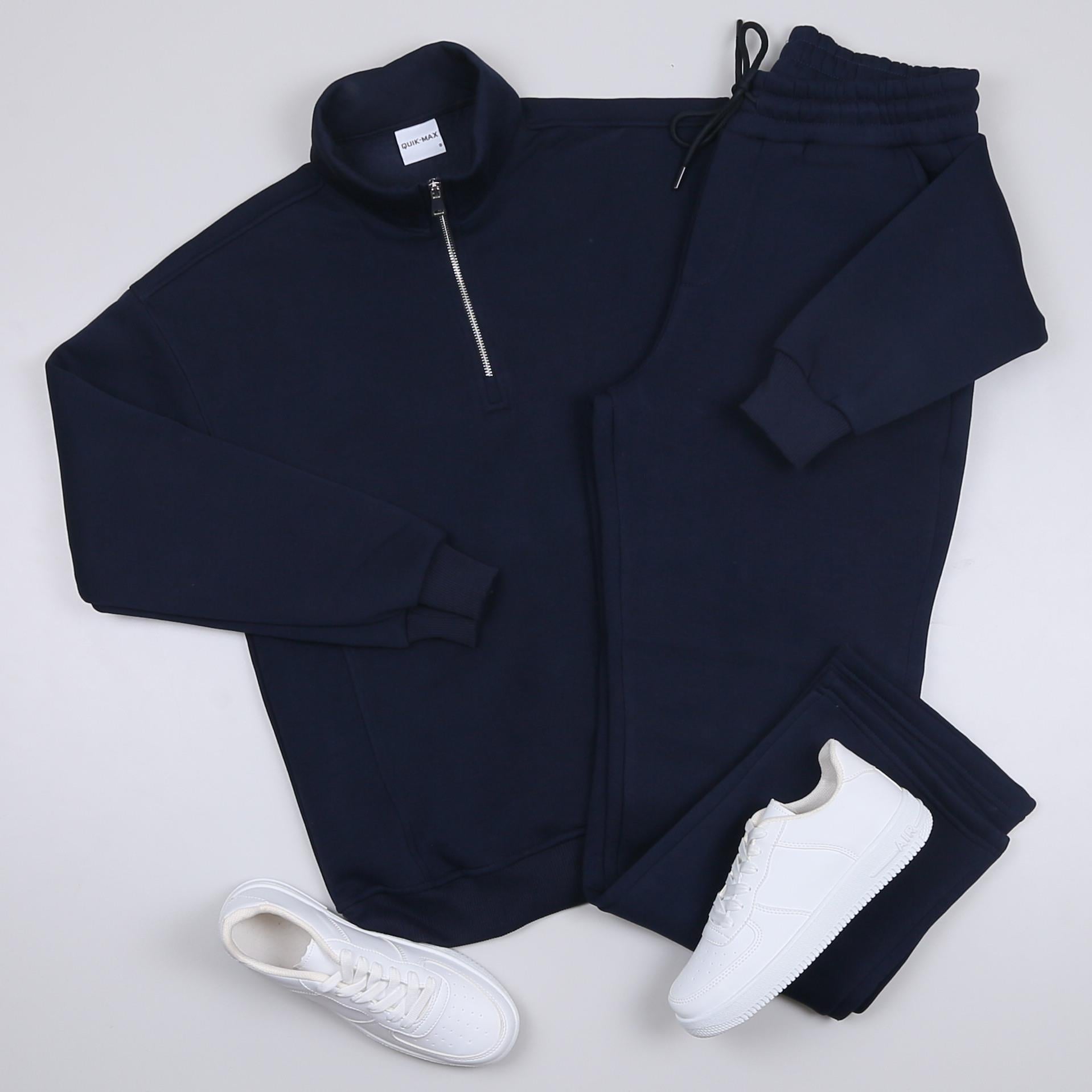 Lacivert Sweatshirt Eşofman Altı Ayakkabı Kombini