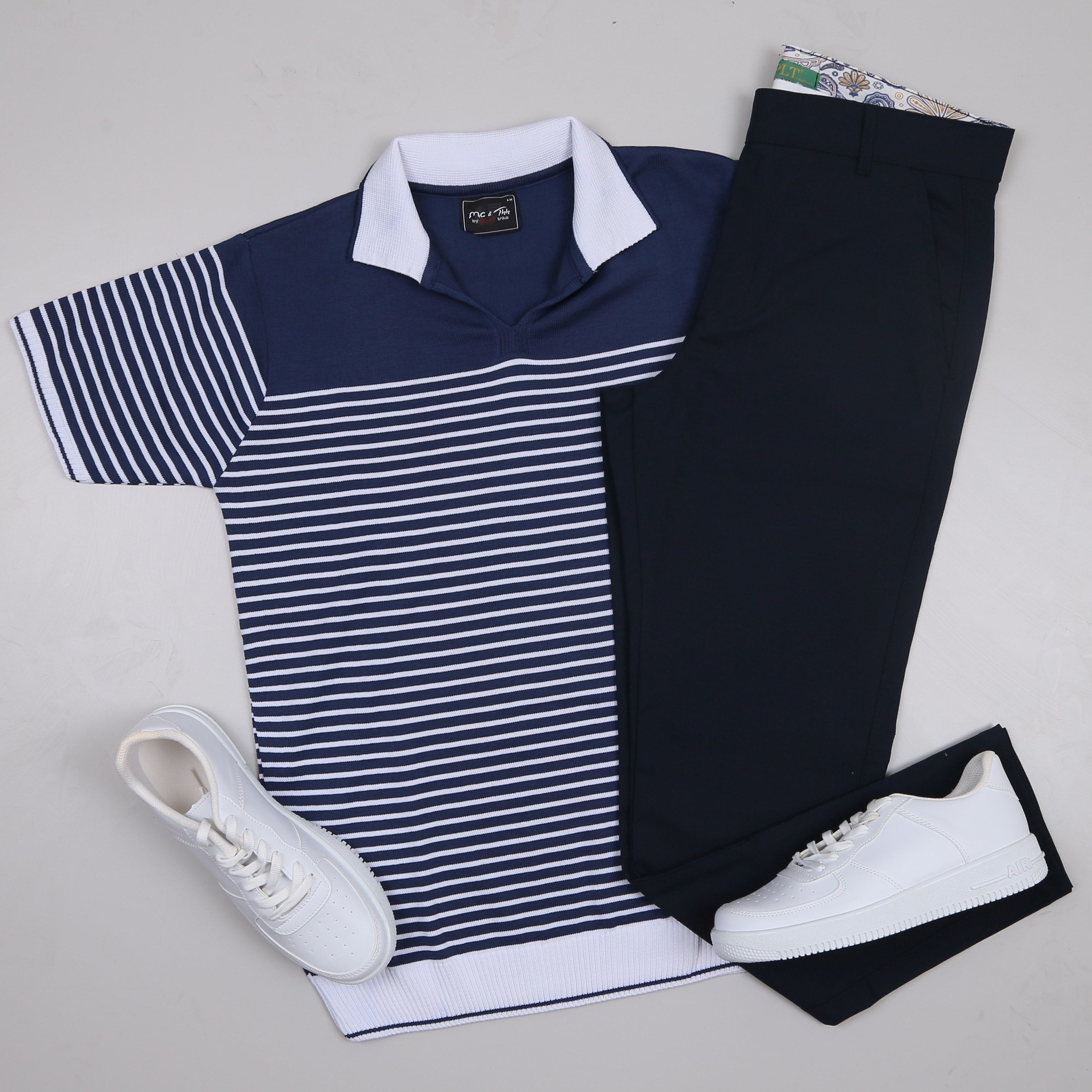 Lacivert Triko Polo Yaka Tişört lacivert Kumaş Pantolon Ayakkabı Kombin