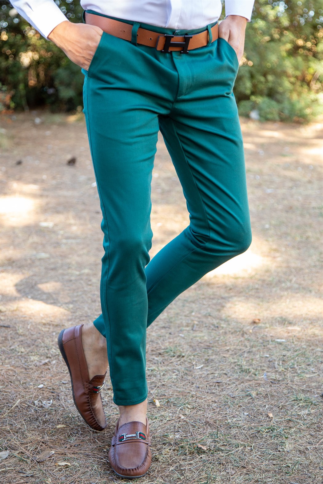 Likralı yan cep detaylı koyu yeşil kumaş pantolon