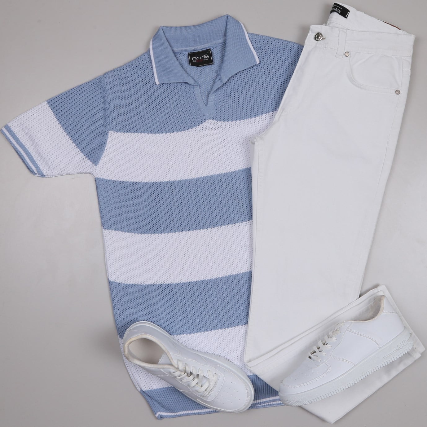 mavi çizgili Triko Polo Yaka Tişört beyaz kot   pantolon  ayakkabı Kombin