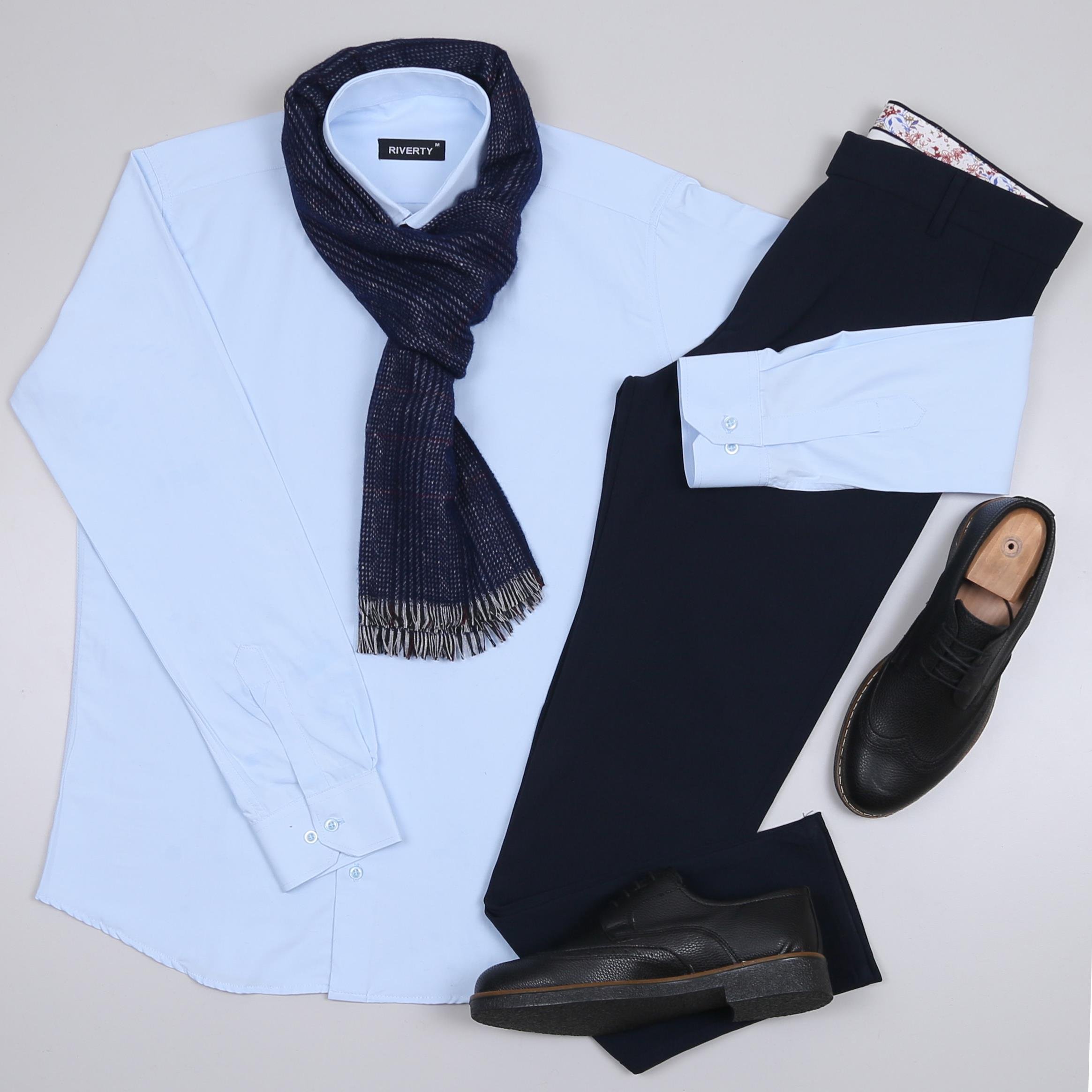 Mavi Gömlek Lacivert Kumaş Pantolon Atkı Ayakkabı  Kombin