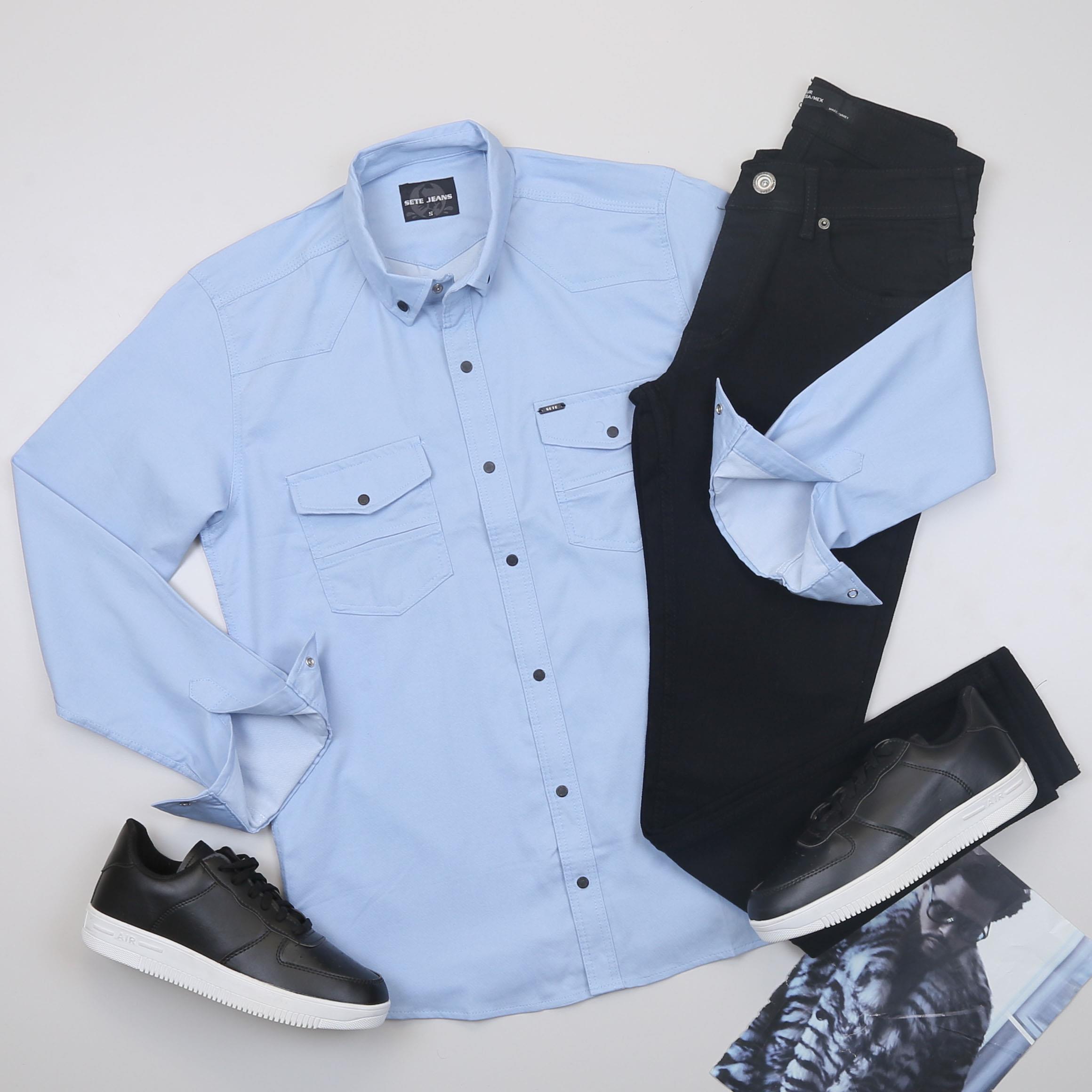 Mavi Pamuklu Kot Gömlek Tişört Pantolon Ayakkabı Kombin