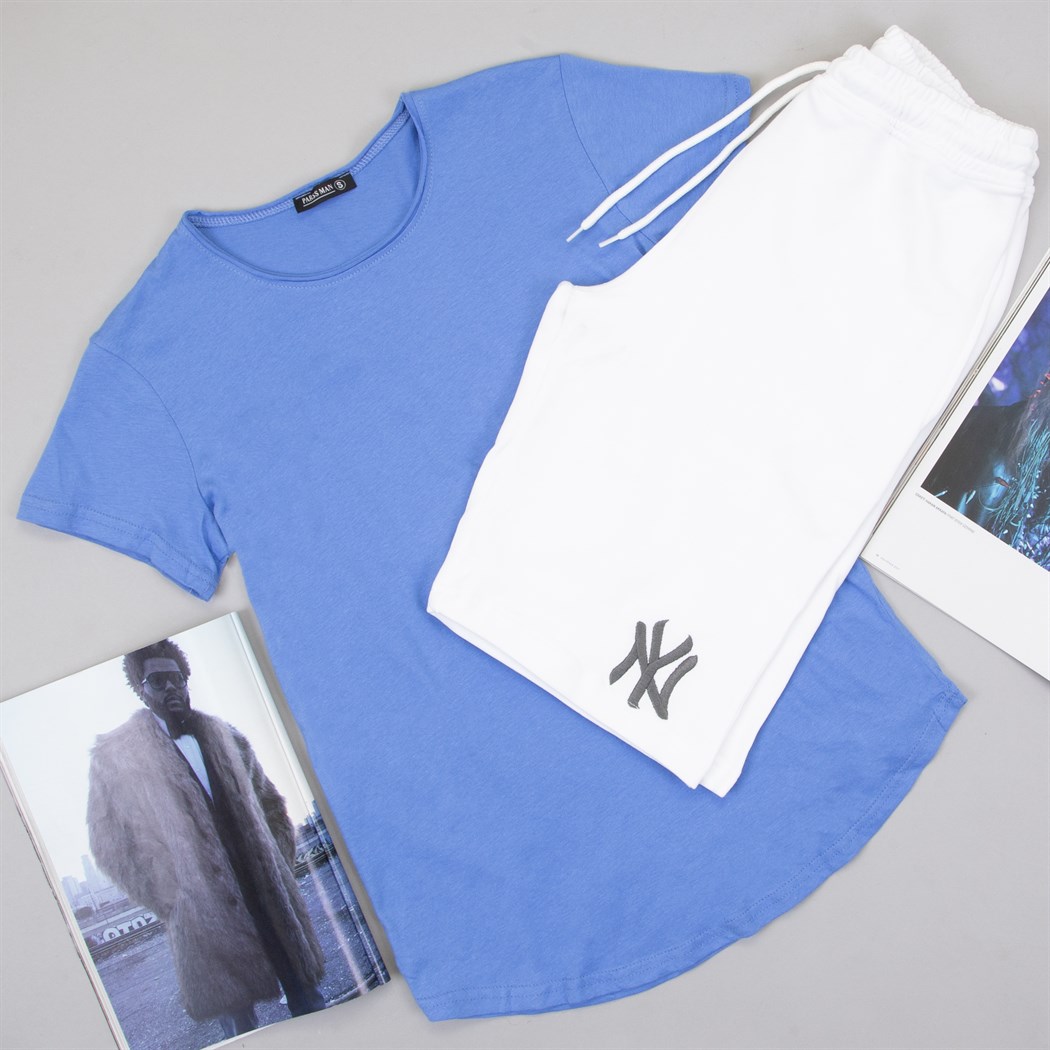 Mavi Tişört Beyaz Penye Şort Kombin