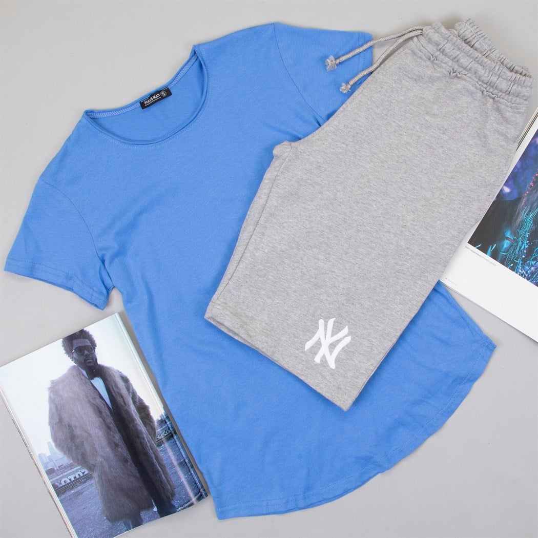 Mavi Tişört Gri Penye Şort Kombin