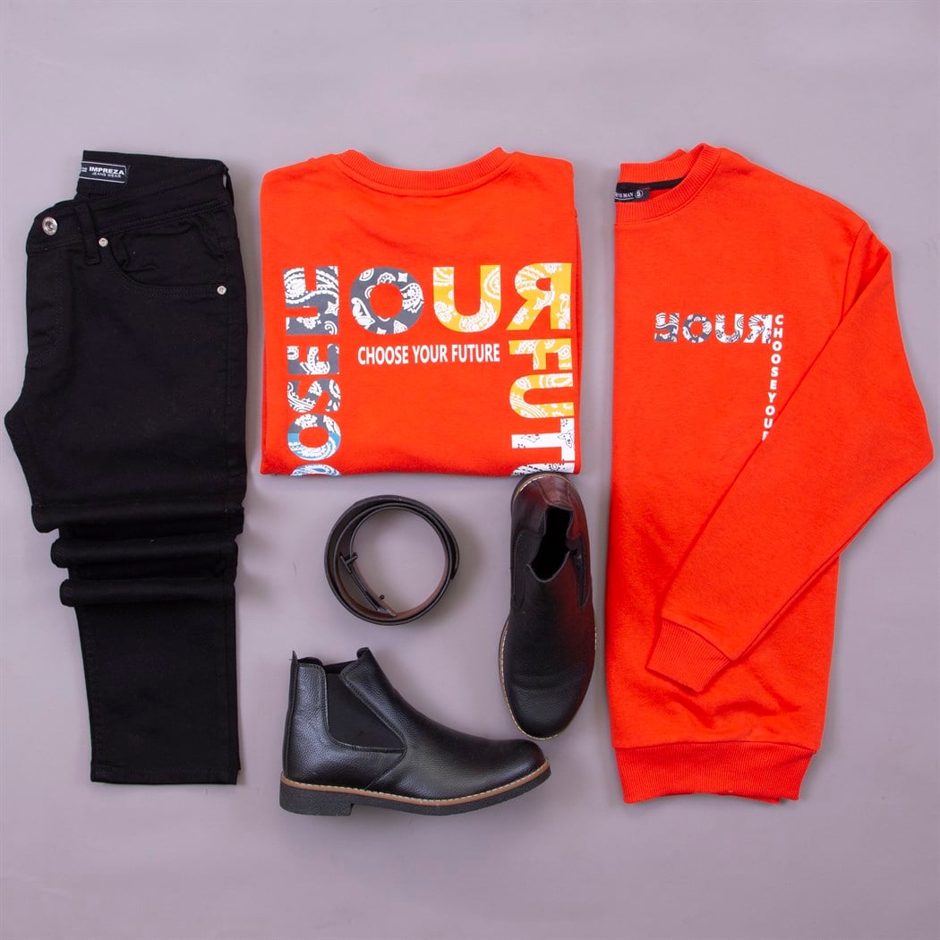 Ön ve Arka Baskılı Sweat Pantolon Bot Kombin