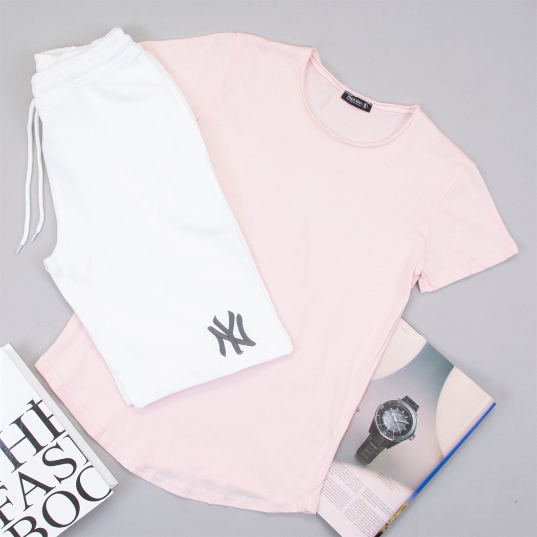 Pembe Tişört Beyaz Penye Şort Kombin