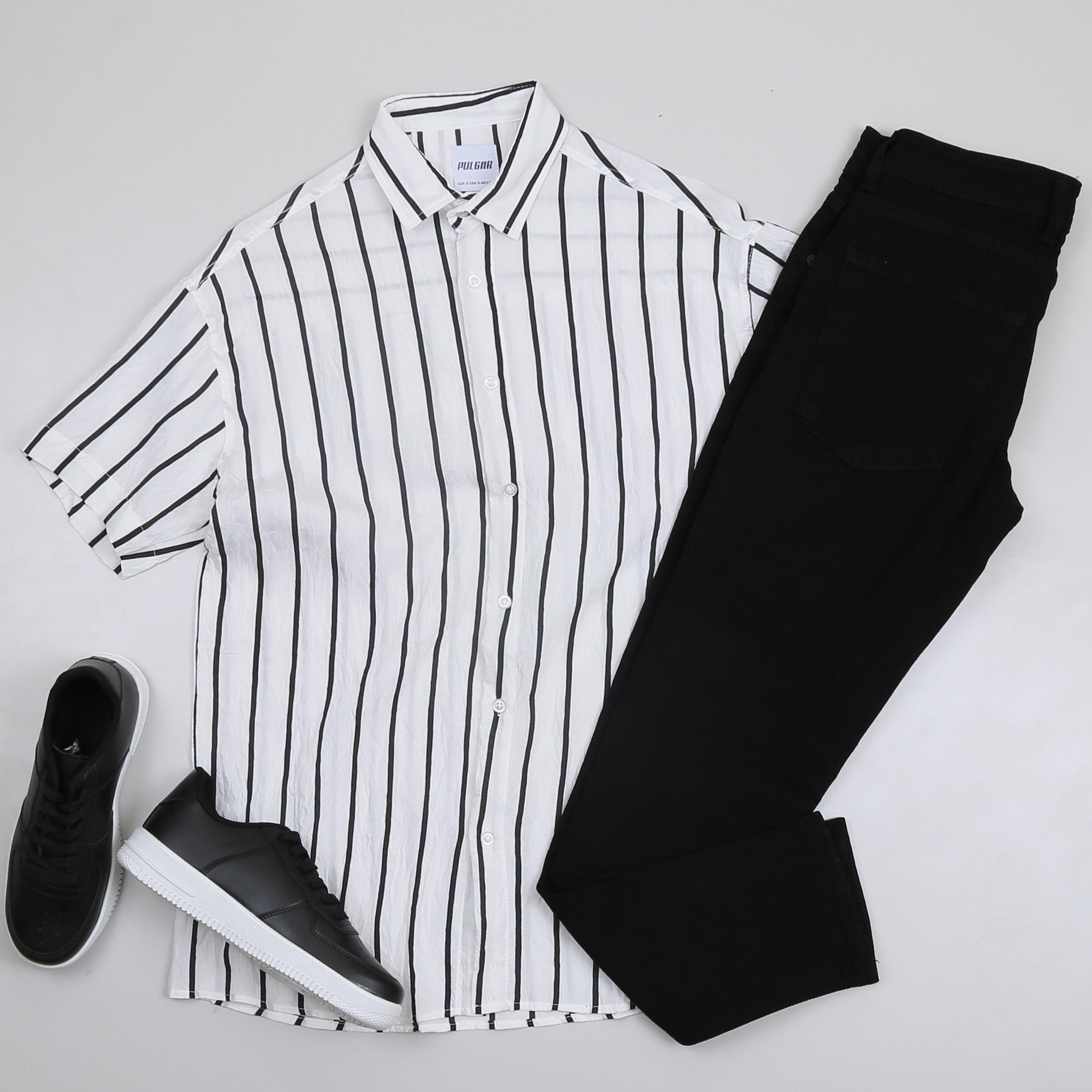 Siyah Çizgili Kısa Kol Gömlek Pantolon Kombini