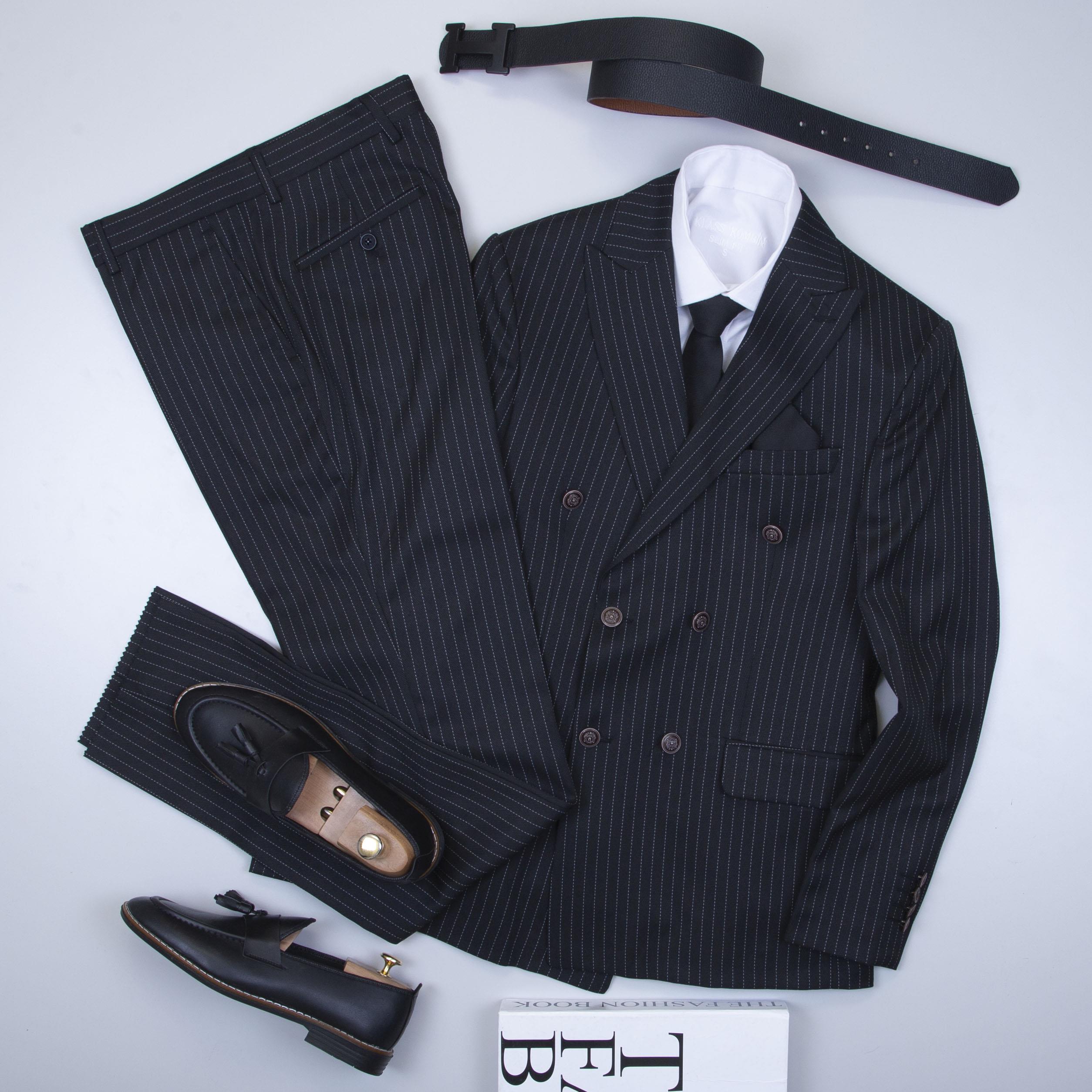 Siyah Çizgili Kruvaze Takım Elbise Kombini