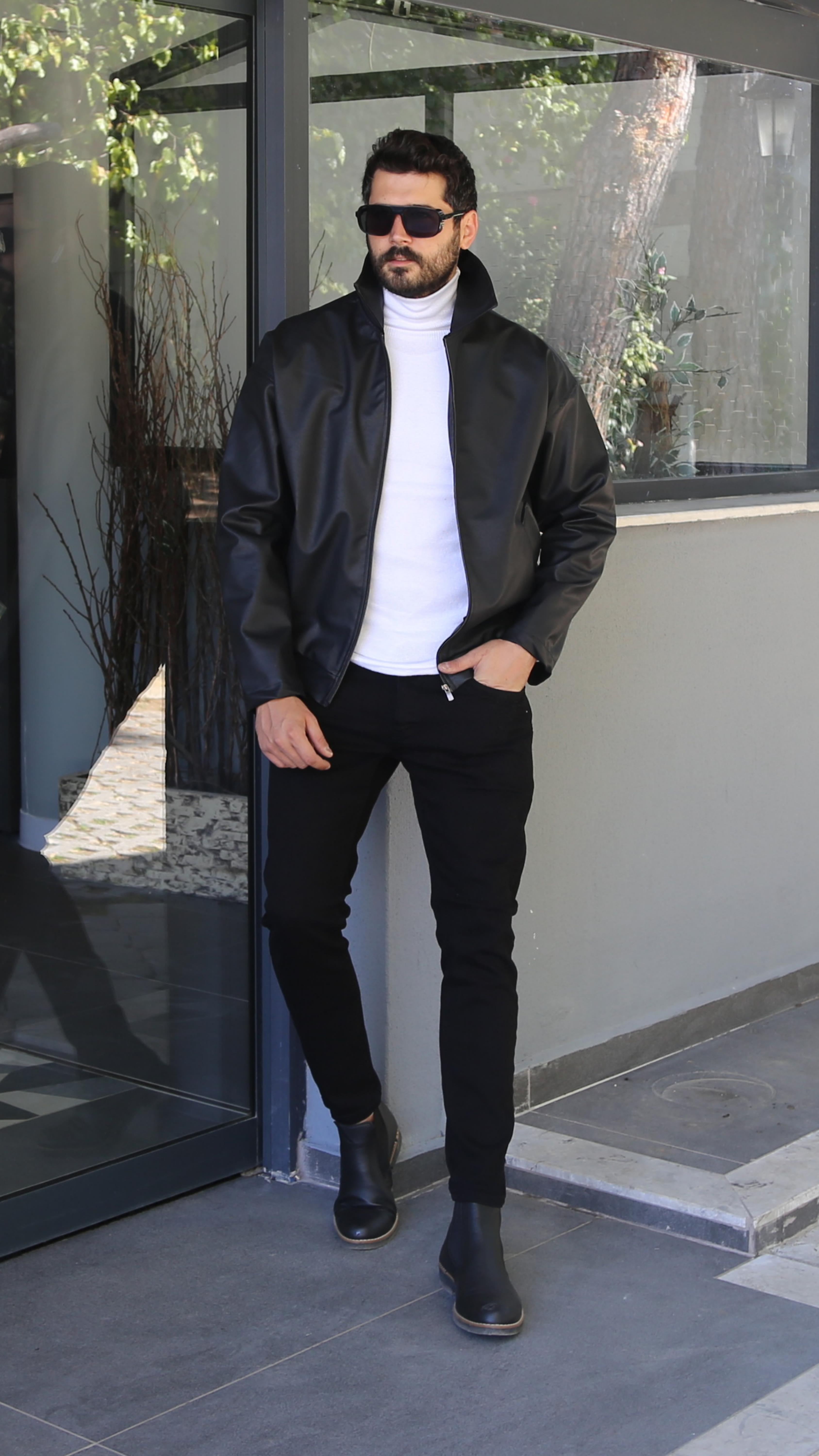 Siyah Deri Ceket Kombini