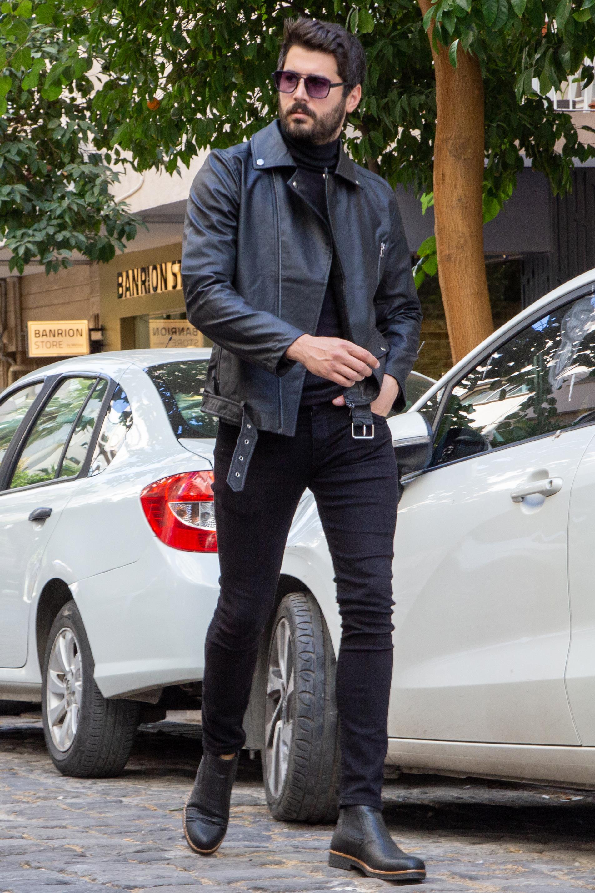 Siyah Deri Ceket Kombini