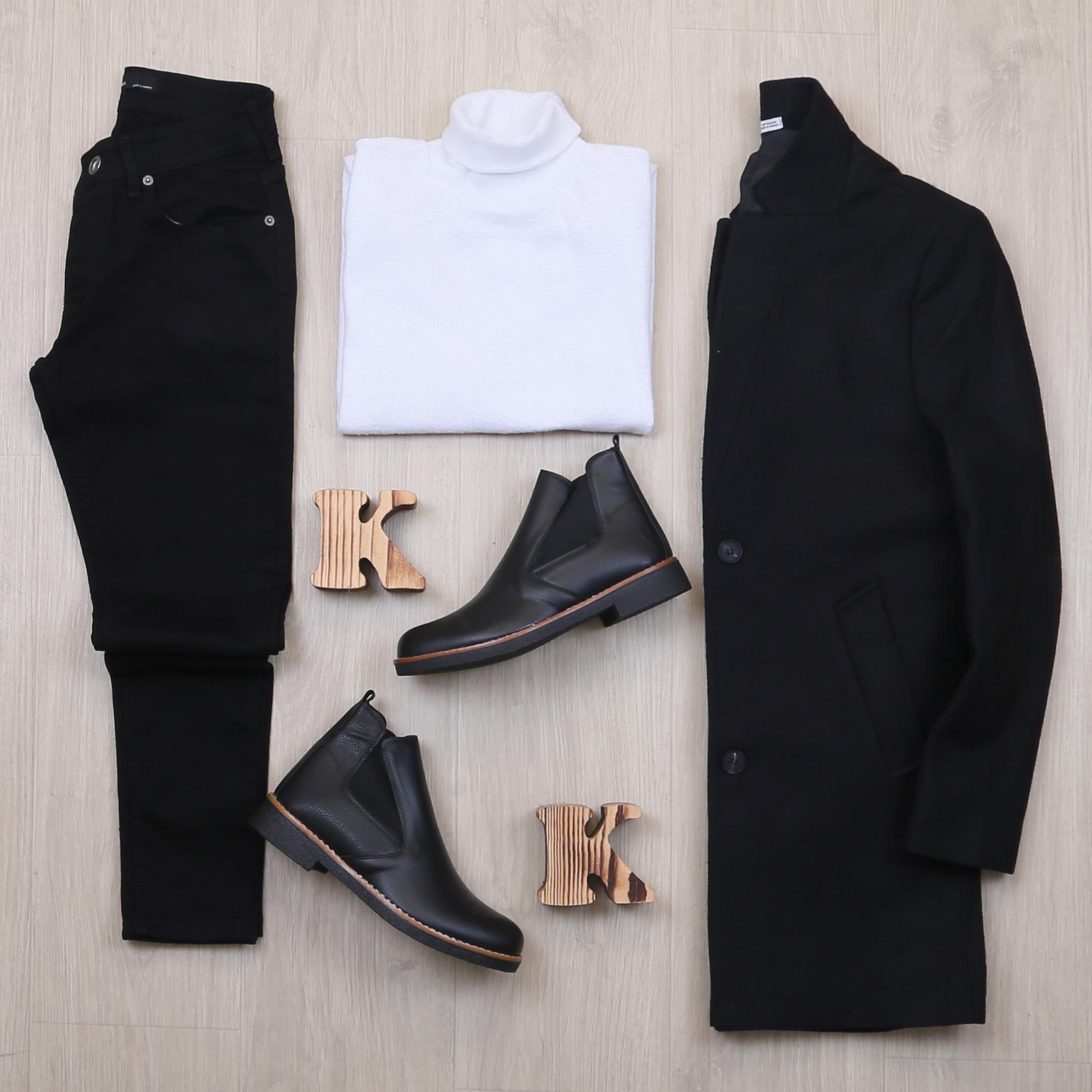 Siyah Kaşe Kaban Boğazlı Body Pantolon Bot Kombin