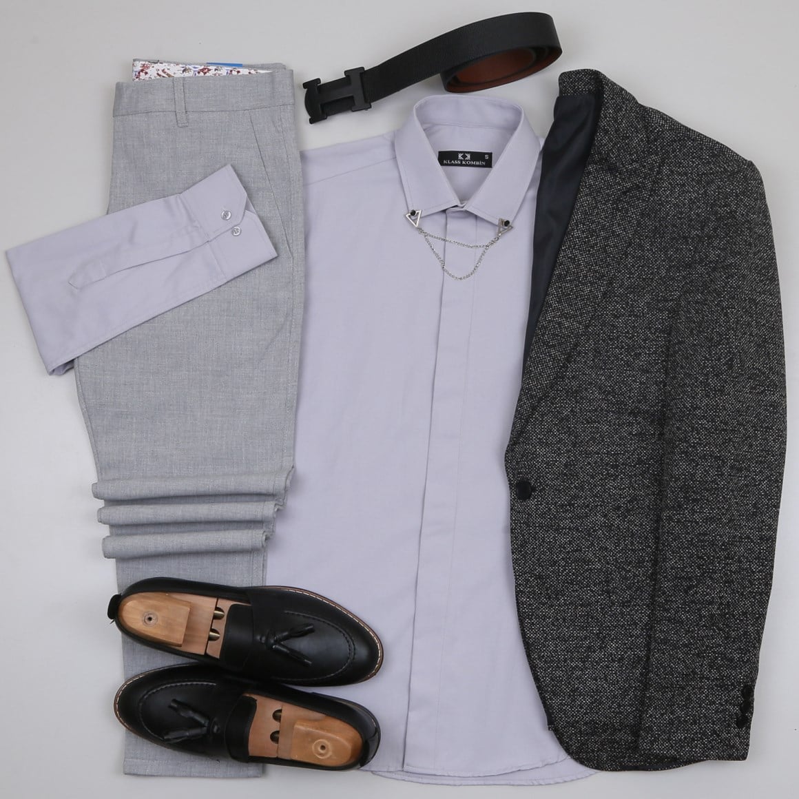 Siyah Kırçıllı  Blazer Ceket Gri Gömlek Gri Pantolon  Ayakkabı Kombinİ
