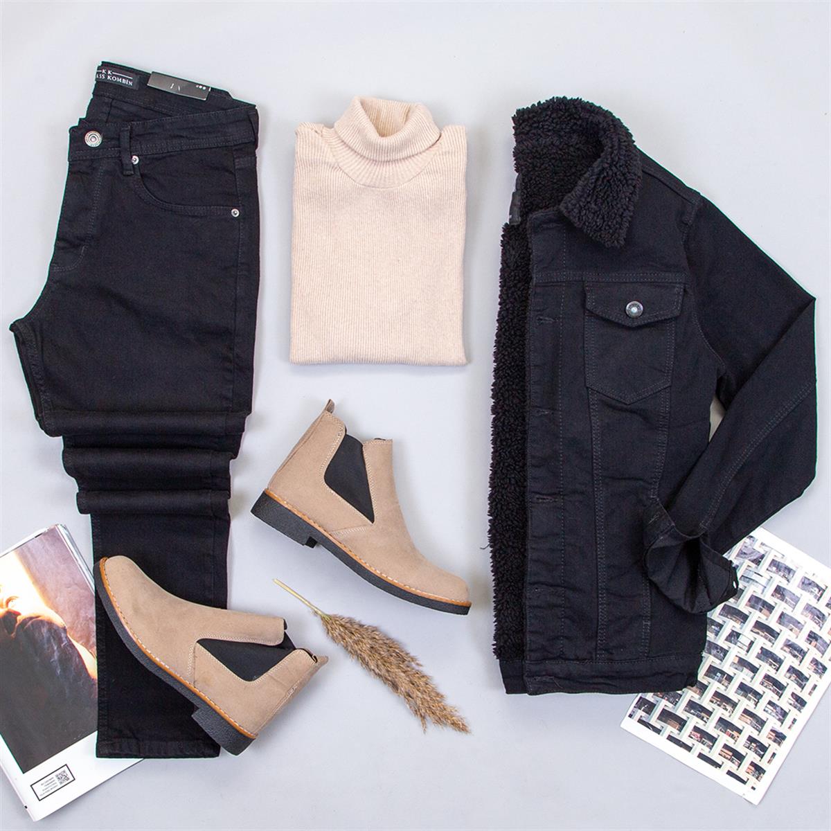 Siyah Mavi Kürklü Kot Ceket Boğazlı Kazak Pantolon Bot Kombin