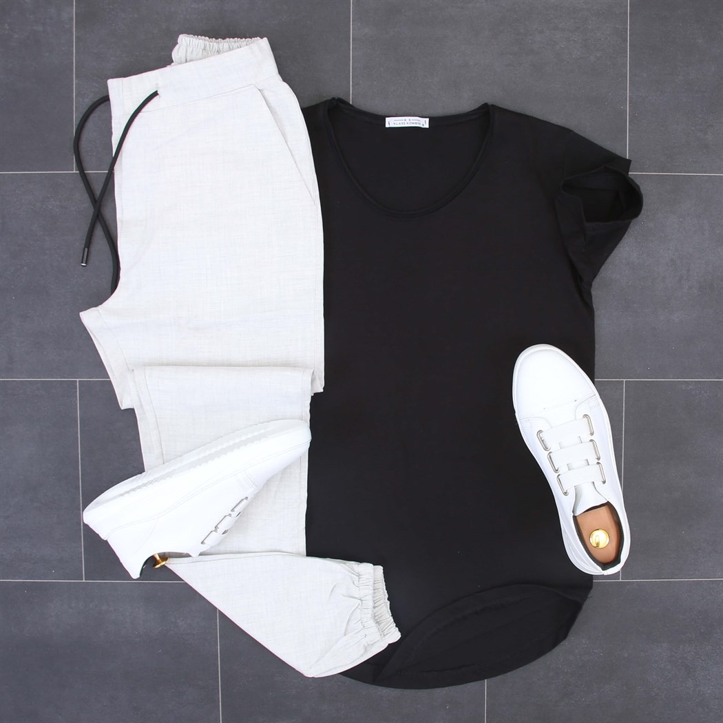 Siyah T-Shirt Gri Jogger Pantolon Spor Ayakkabı Kombini 
