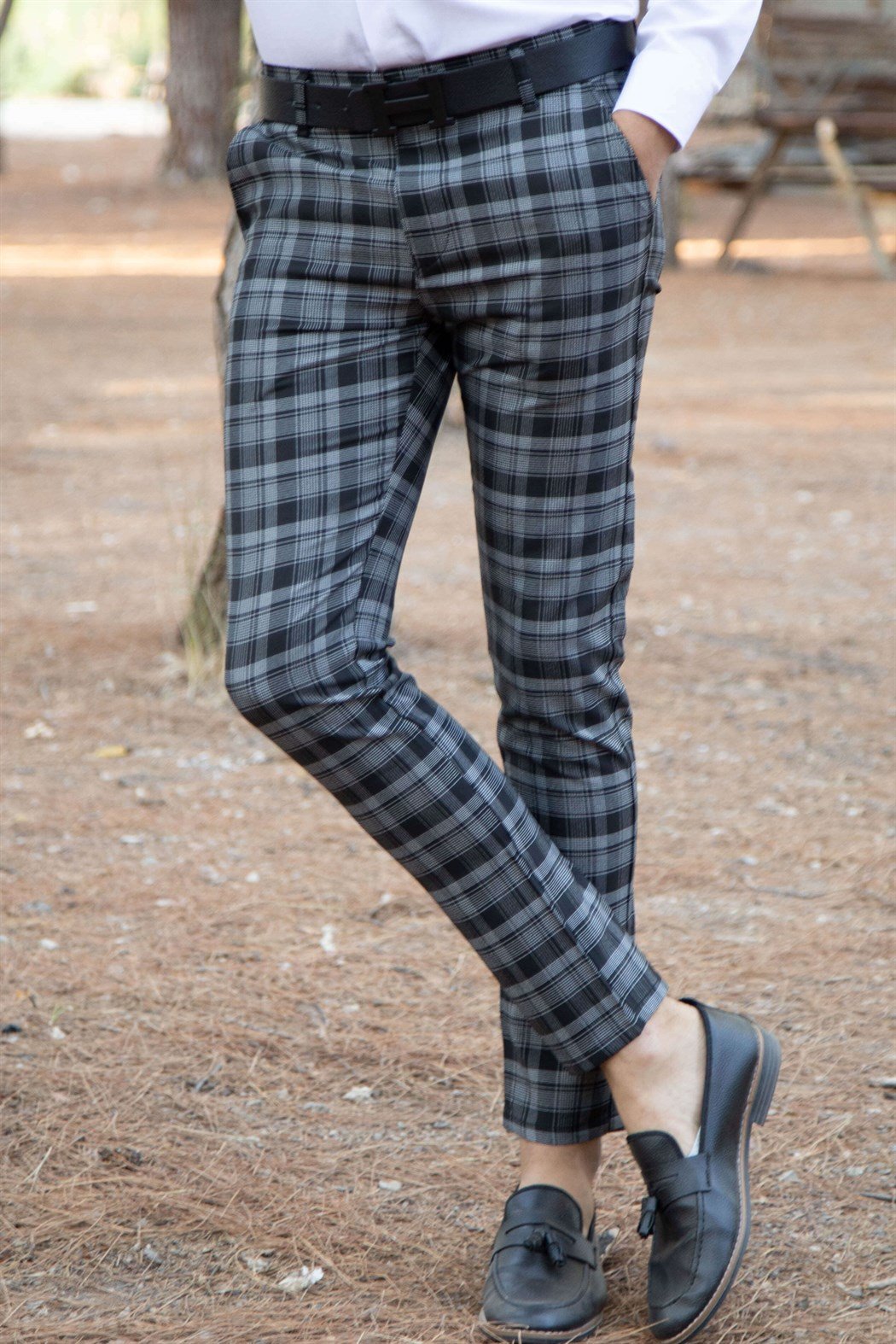 Slim fit yan cep detaylı gri üzeri siyah ekoseli kumaş pantolon