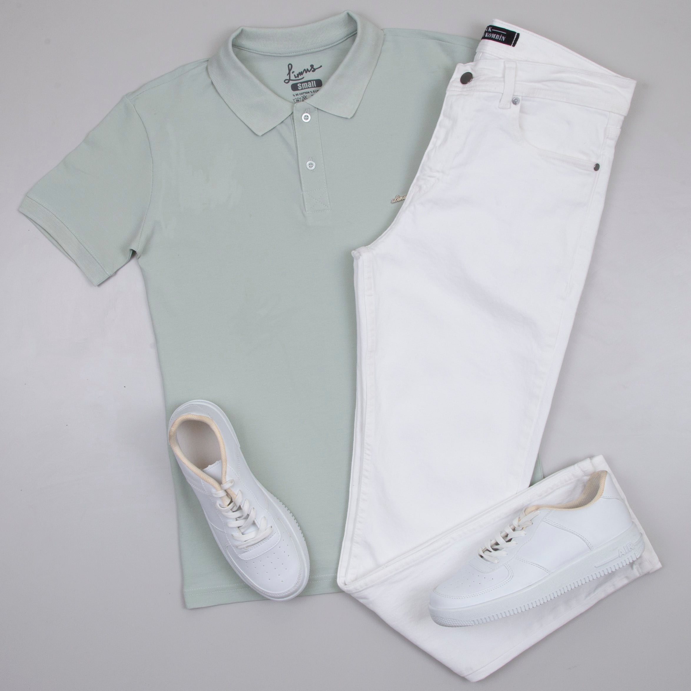 Su Yeşili Polo Yaka Tişört Beyaz Kot pantolon  ayakkabı Kombin