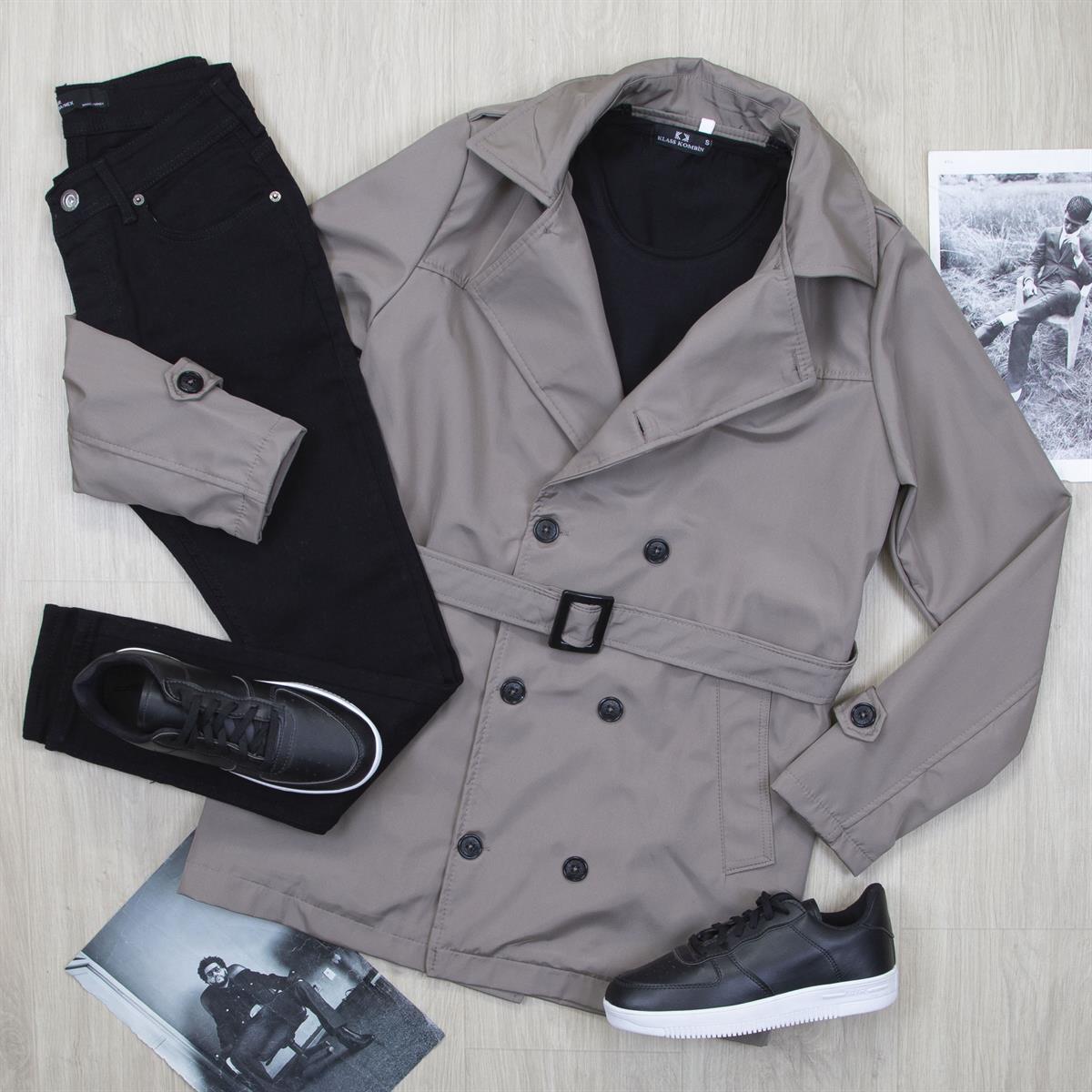 Taş Trençkot Tişört Pantolon Ayakkabı Kombin