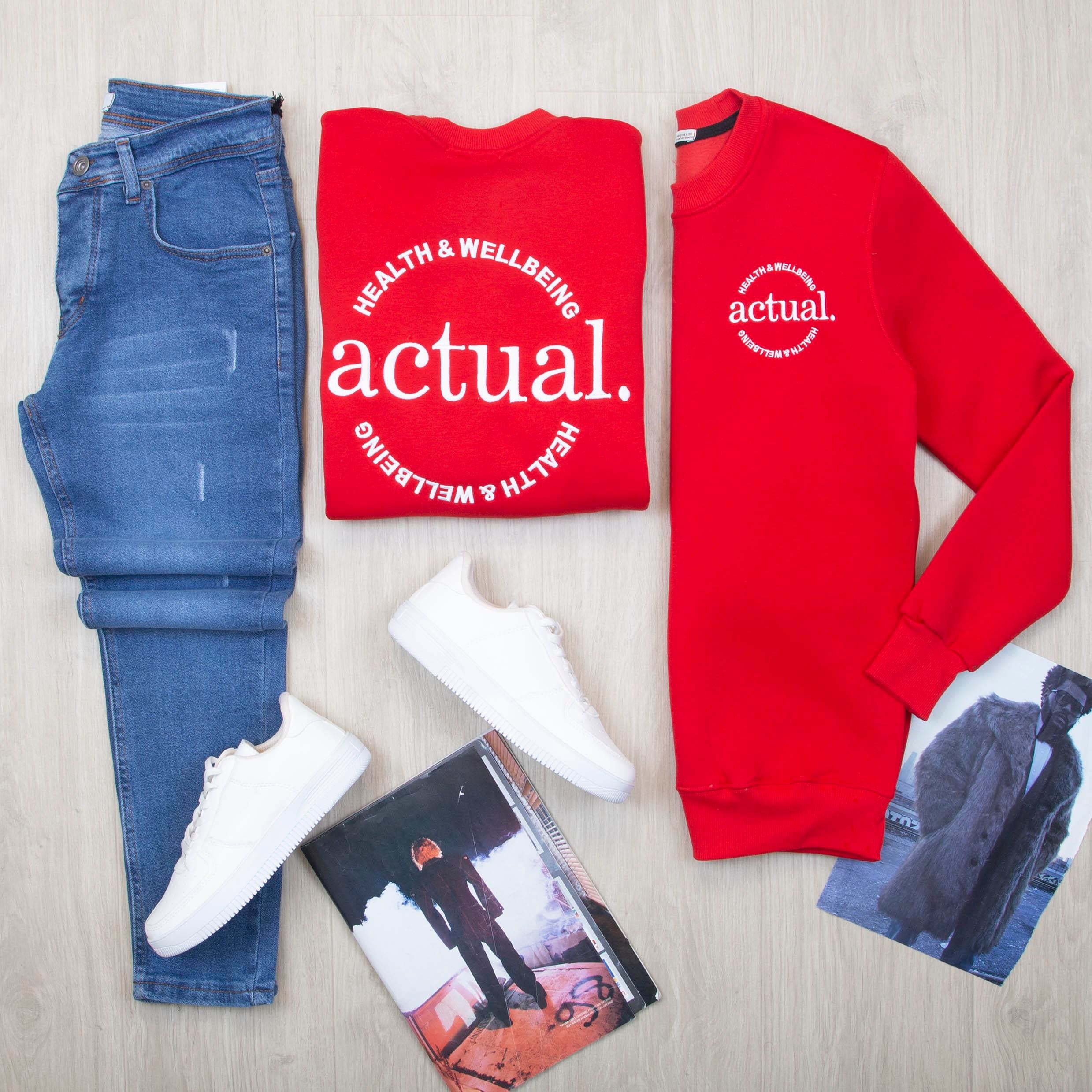 Yazı Detaylı Kırmızı Sweat Pantolon Ayakkabı Kombin