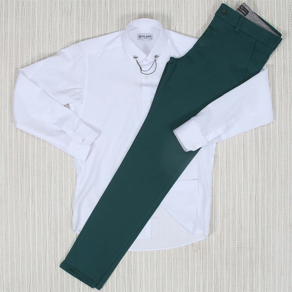 Yeşil Kumaş Beyaz Gömlek Yaka Zinciri Kombin