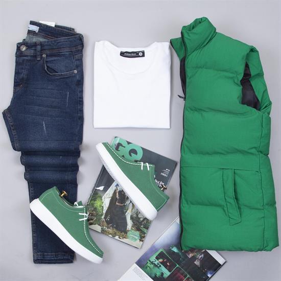 Çıkarılabilir Kapşonlu Yeşil Şişme Yelek Tişört Pantolon Ayakkabı Kombin